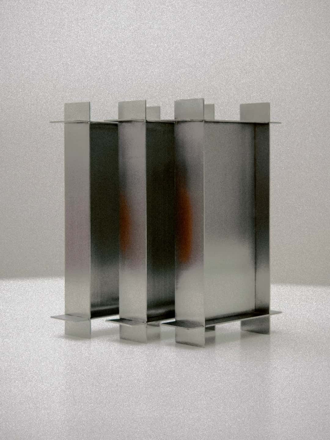 TRAY