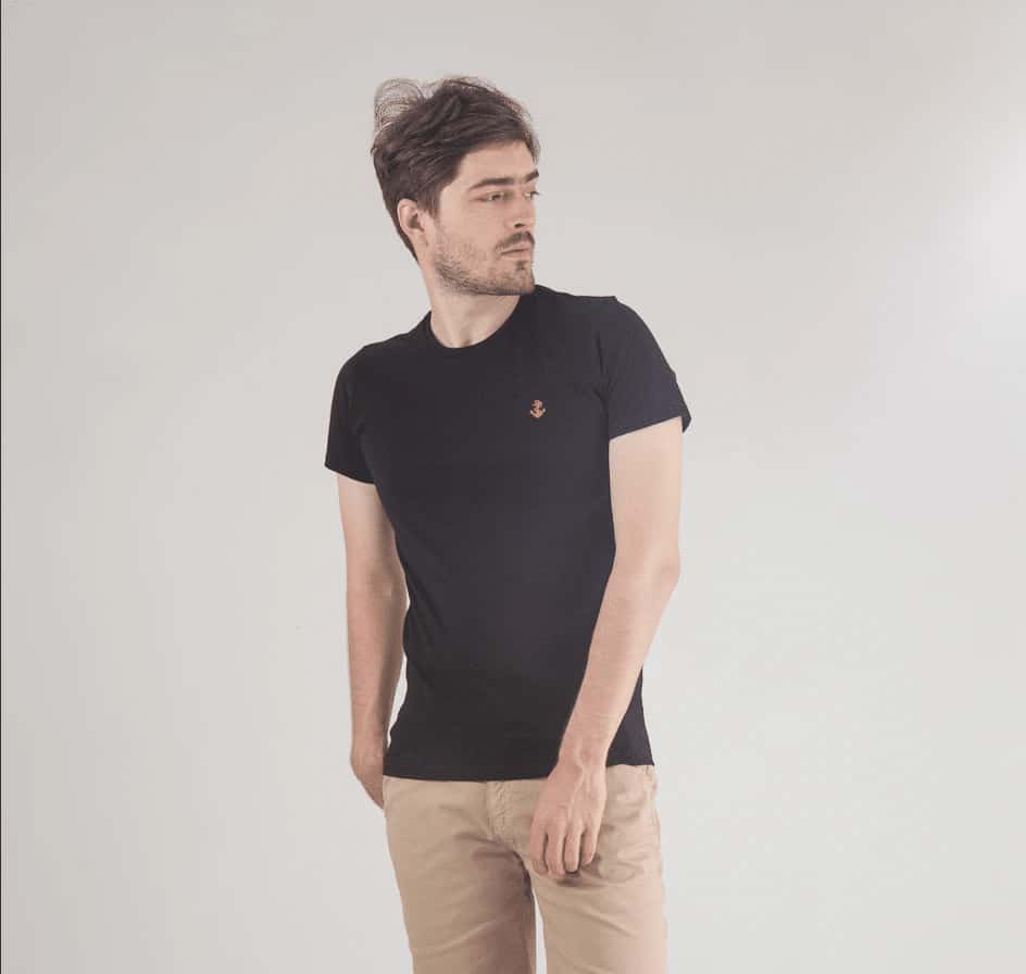Camiseta Negra