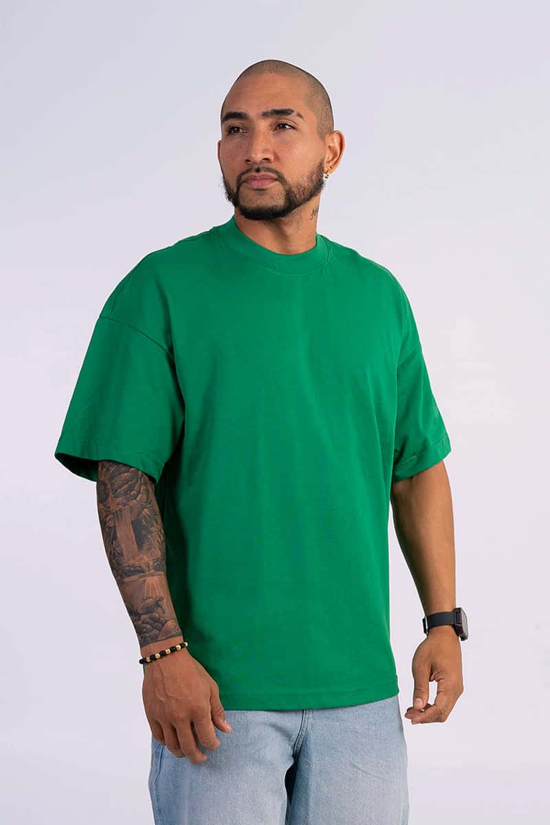Camiseta regular básica verde