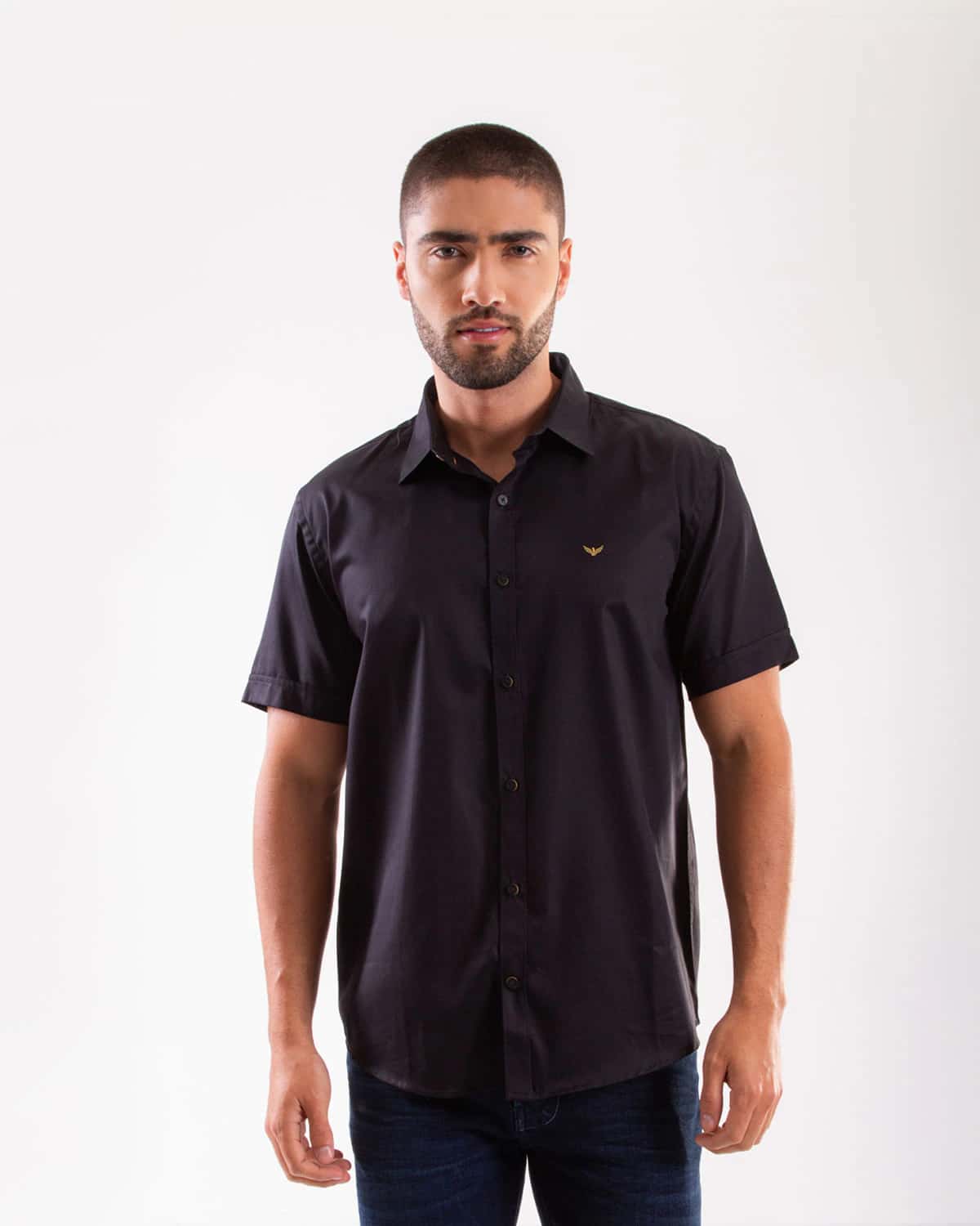 Camisa negra manga corta para hombre