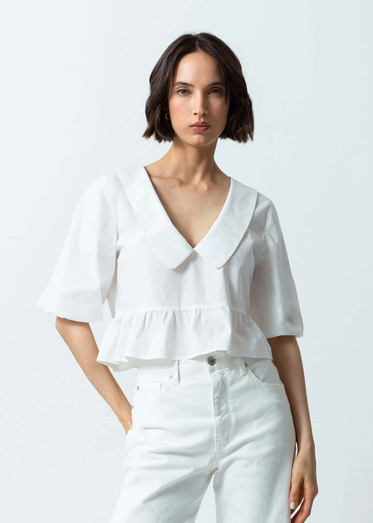 Camisa con escote en V
