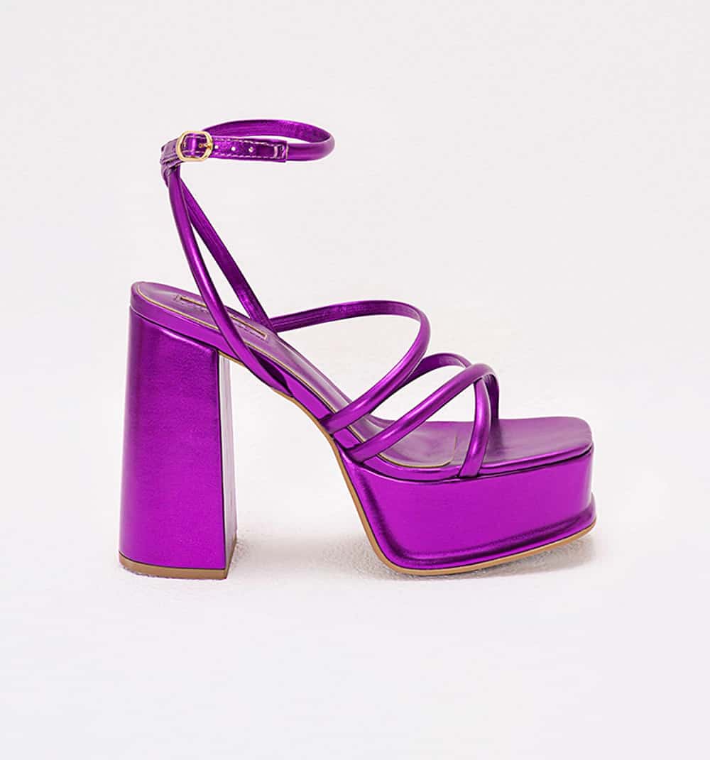 Sandalia tacon metalizada con plataforma