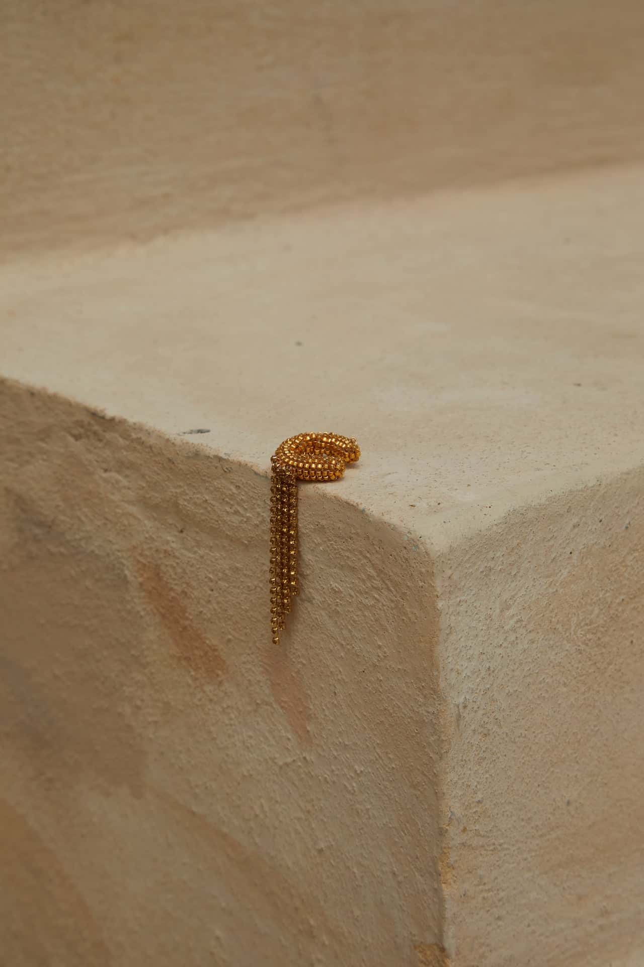 La Grace Gold Earcuff