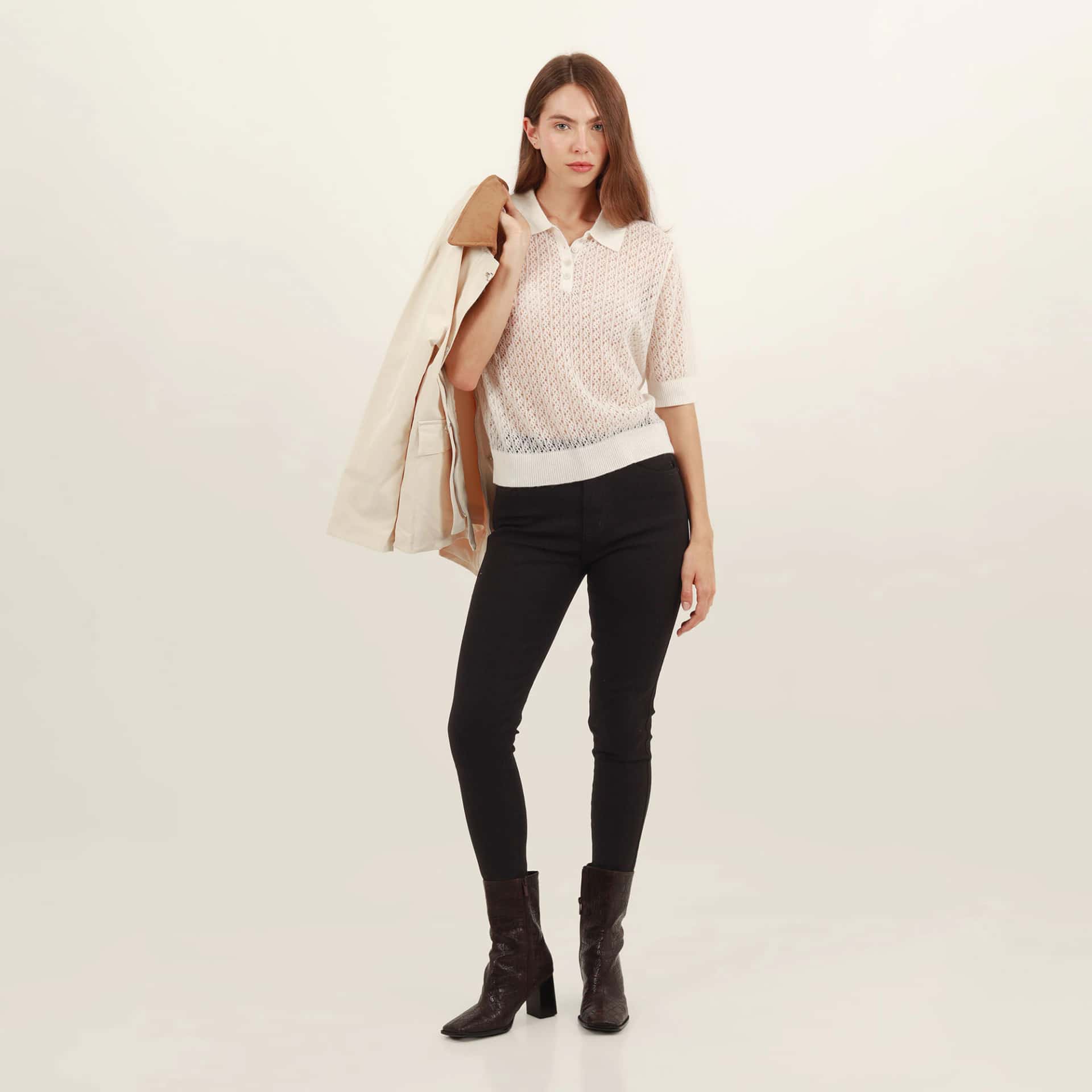 Blusa tejida cuello tipo polo manga corta con textura