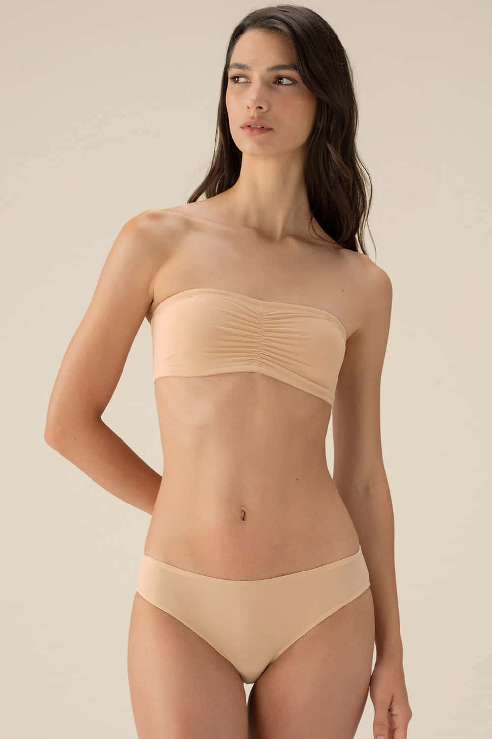 Brasier strapless con copa