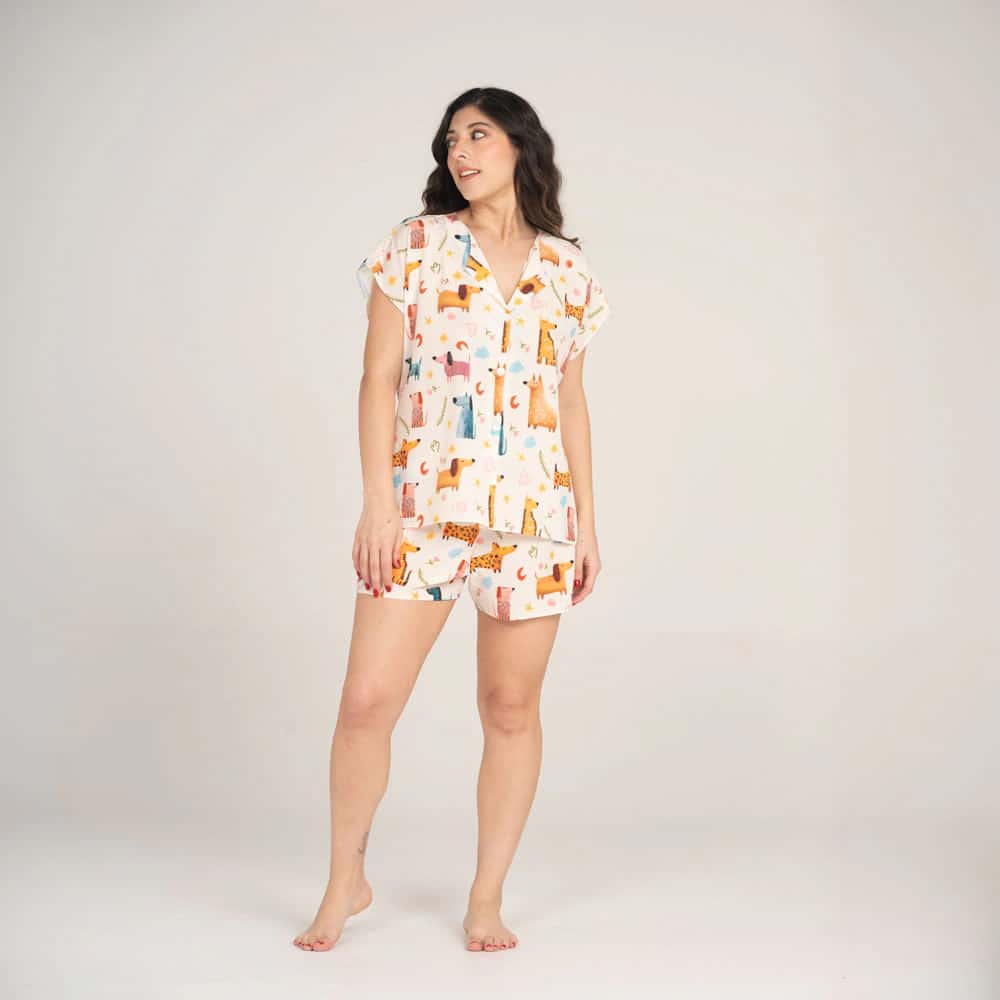 Conjunto de Pijama Short Cachorros.