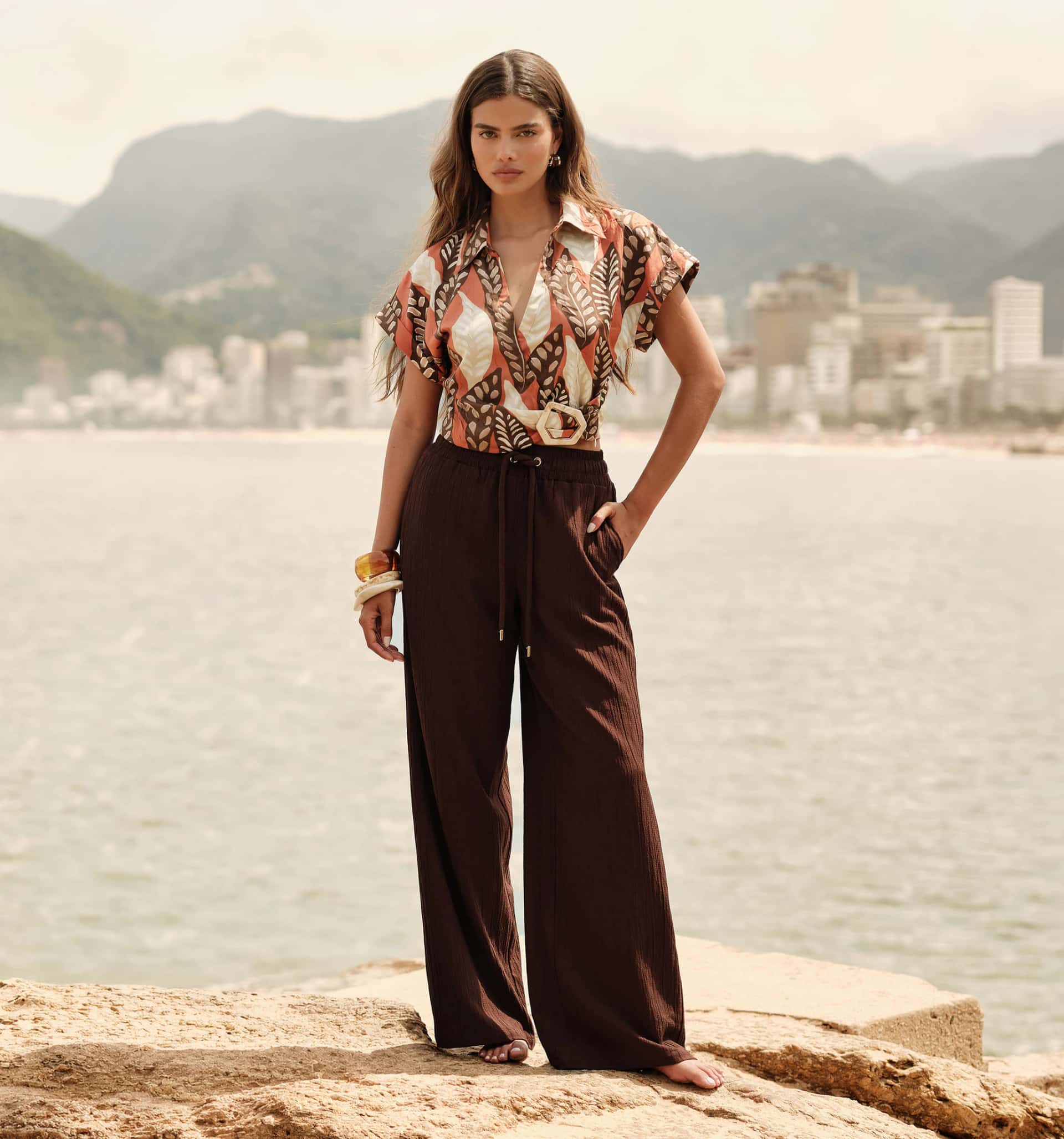 Pantalon palazo tiro alto