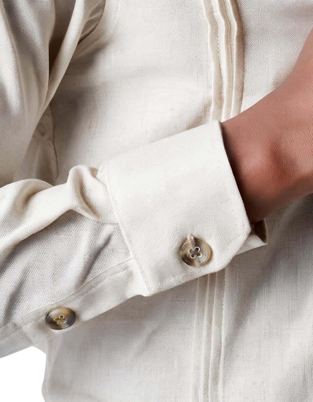 Guayabera beige con botones ocultos - miniatura 3