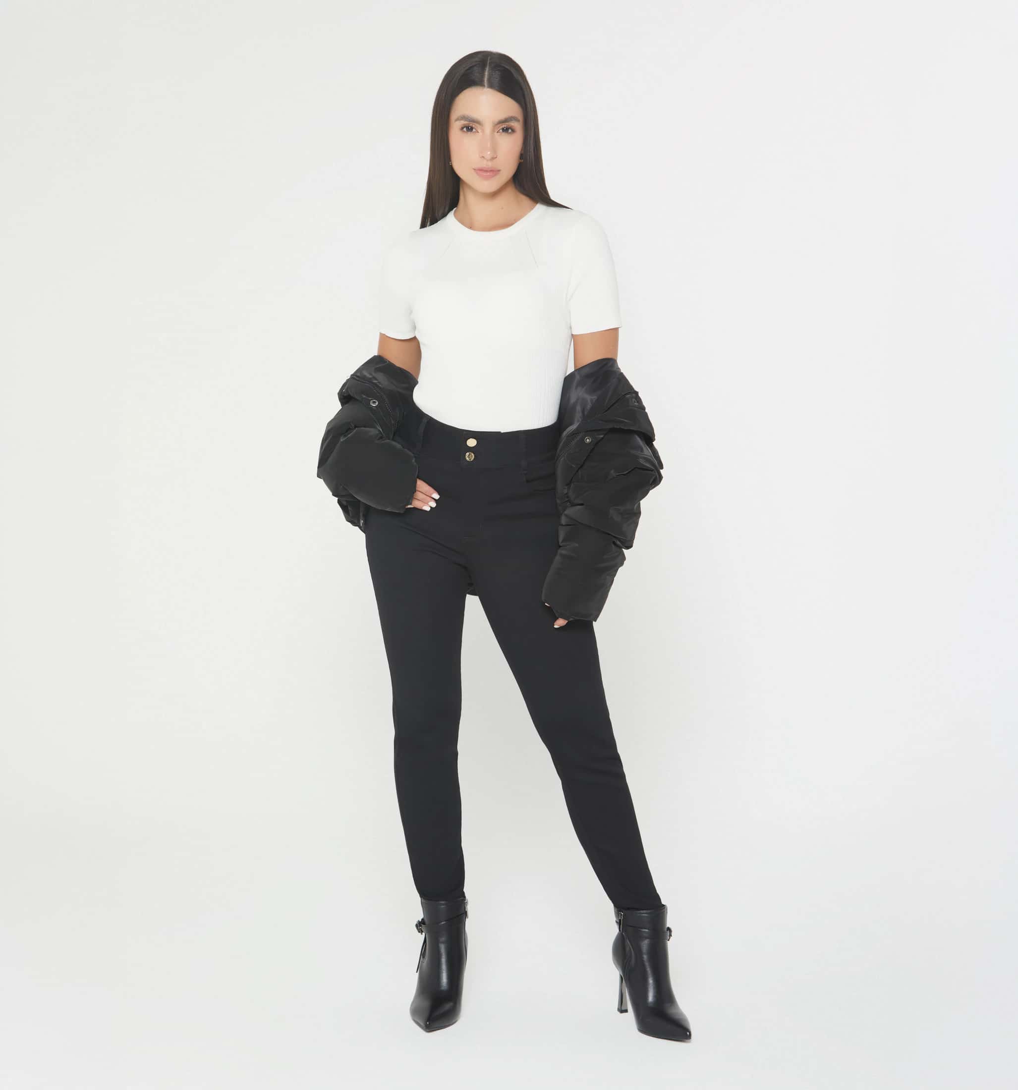 Jean negro skinny cinco bolsillos