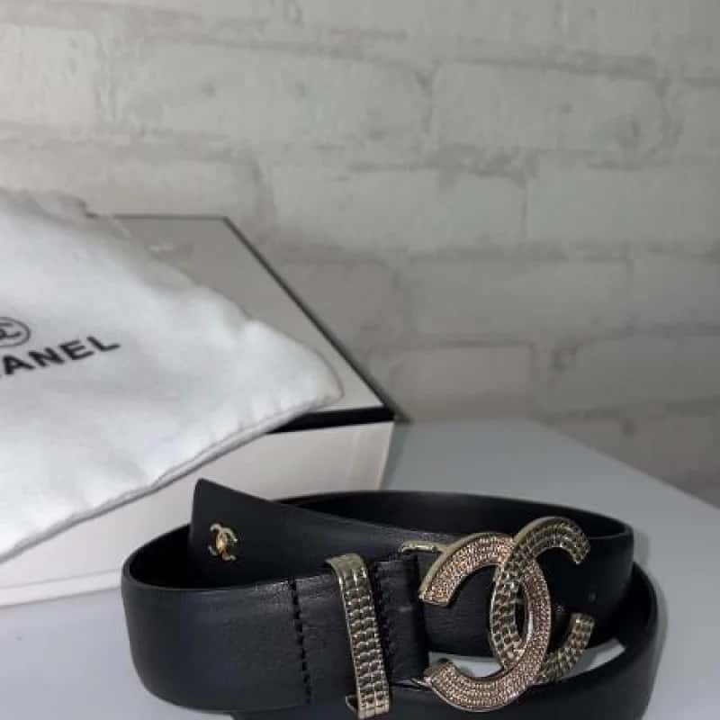 CORREA CHANEL NEGRA ENCHAPE