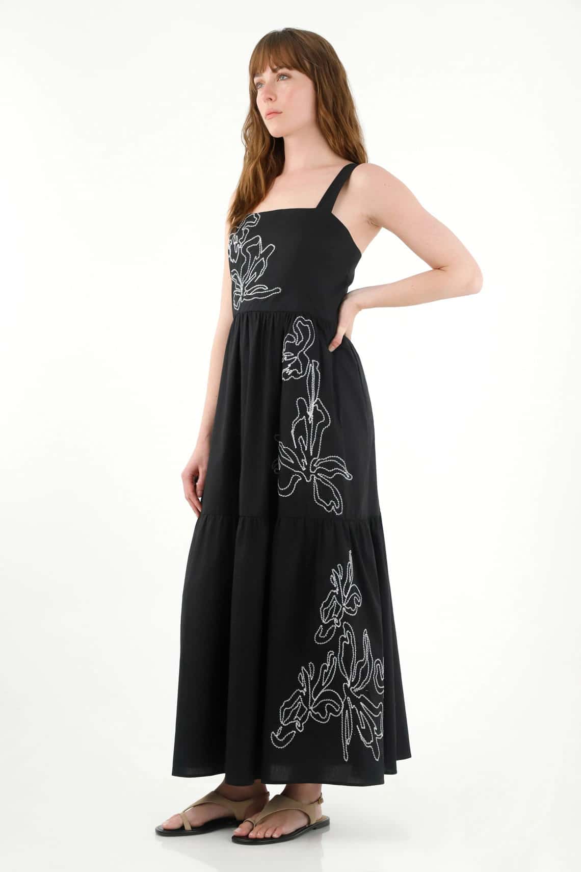 Vestido amplio de tiras con bordado para mujer