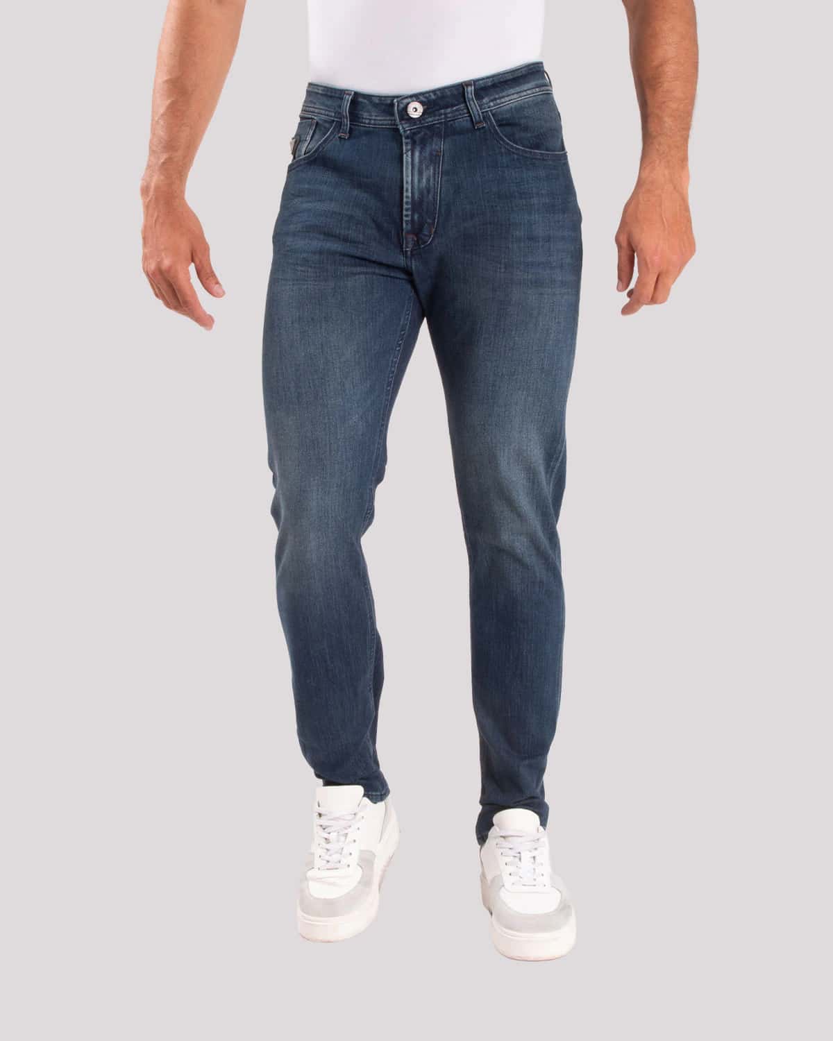 Jean slim tono oscuro para hombre