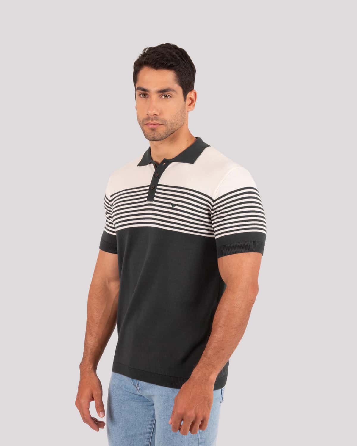 Polo verde tejida para hombre