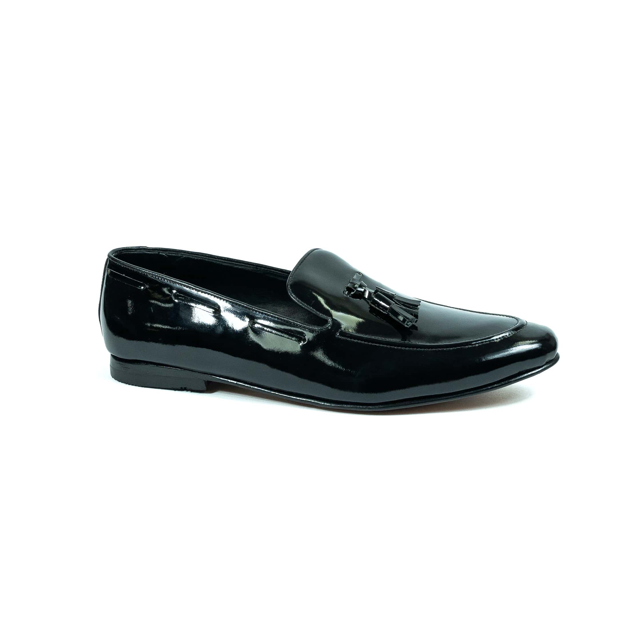 Tassel Loafers en charol negro