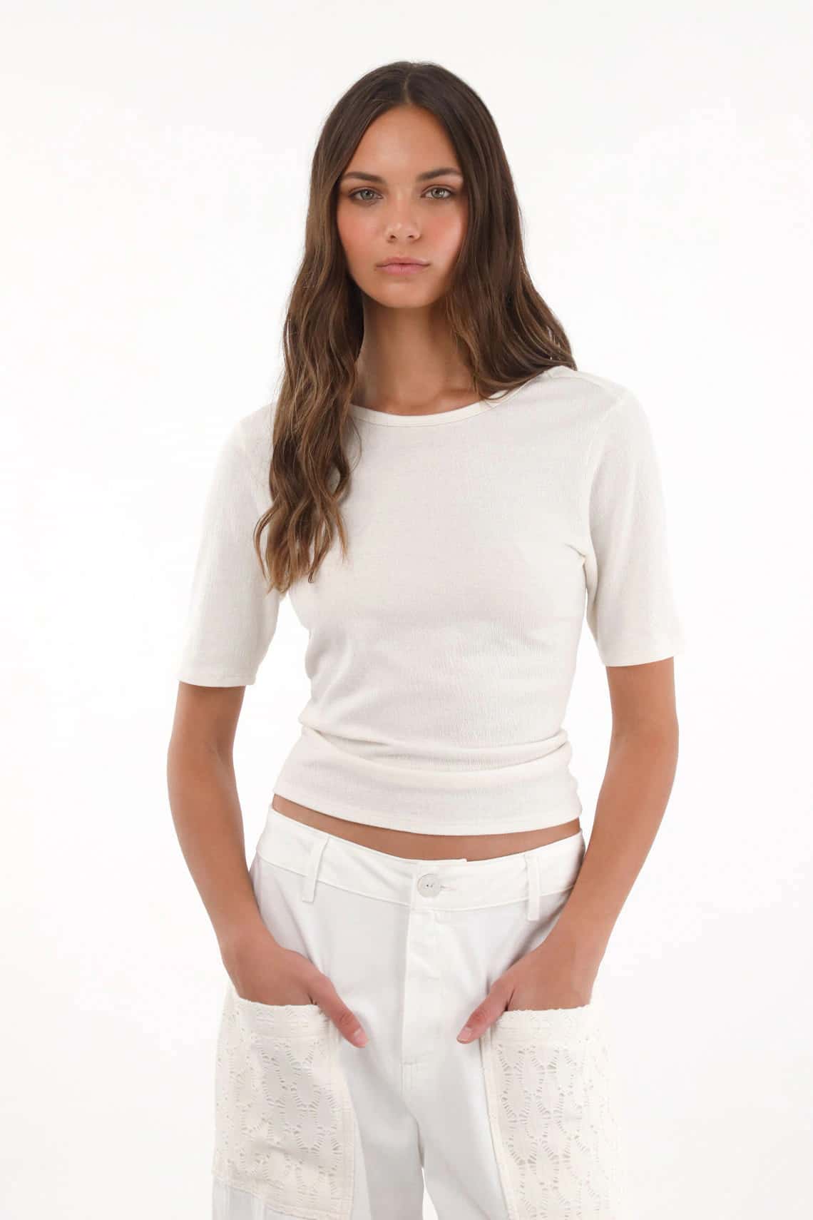 Camiseta con escote en la espalda crudo para mujer