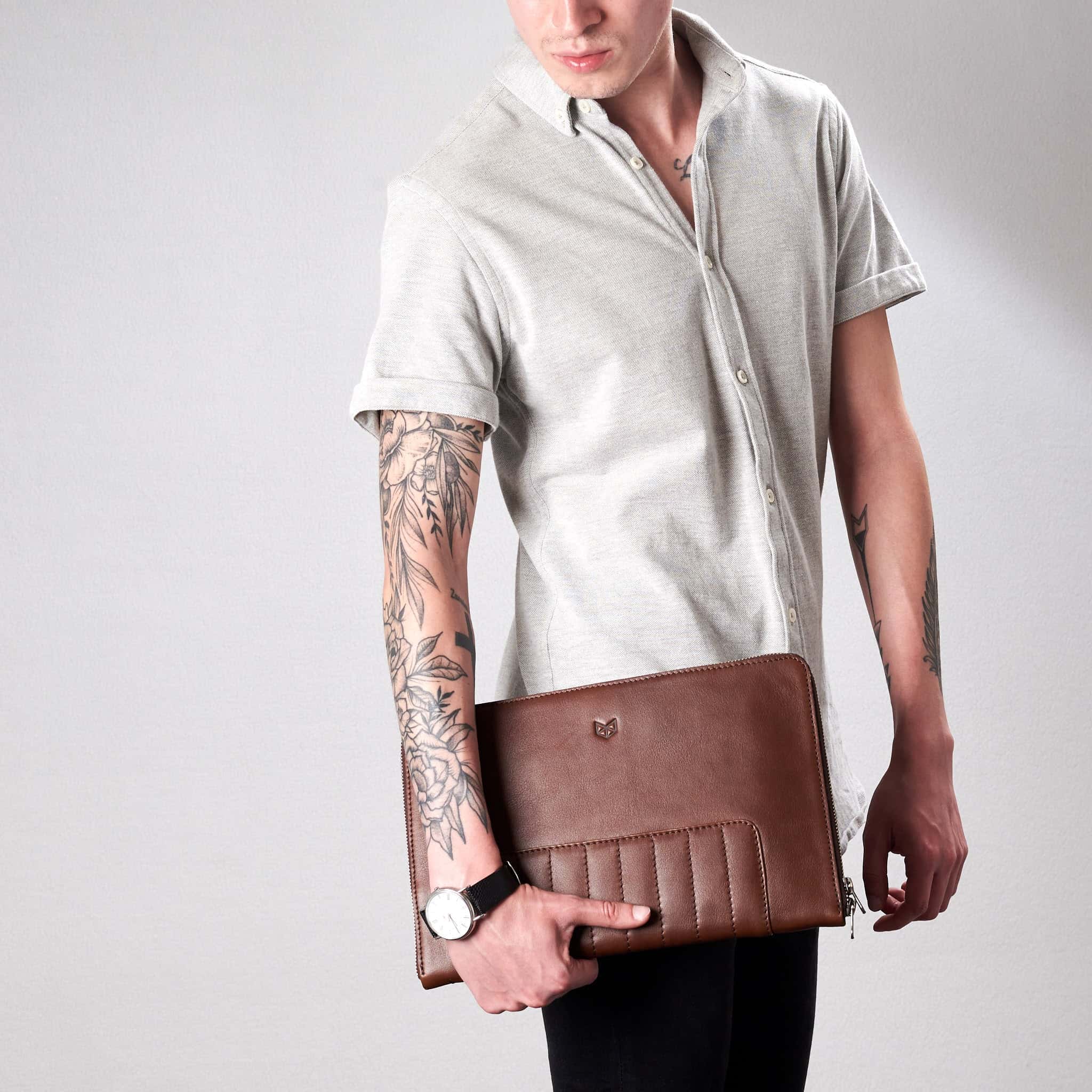 Muze Laptop Portfolio · Brown