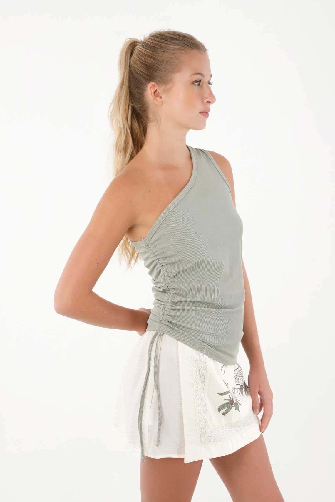 Camiseta con recogido en costado verde para mujer