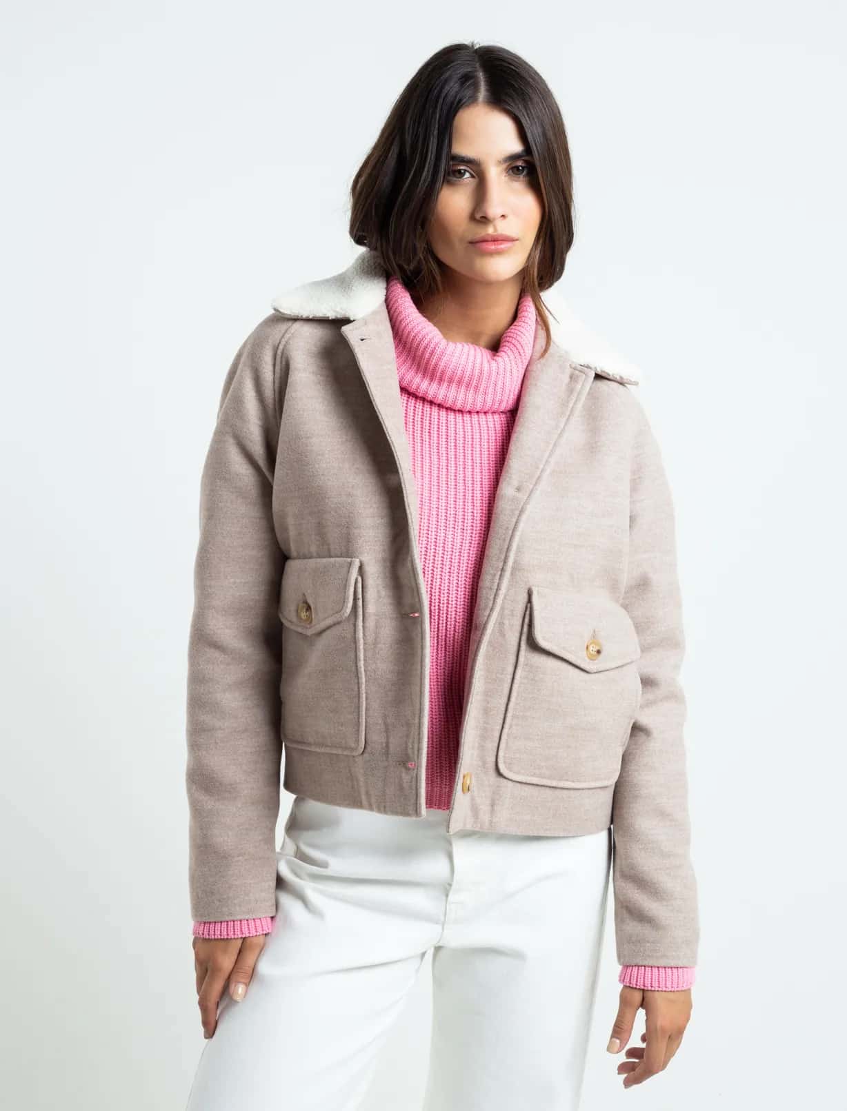 Chaqueta con cuello afelpado