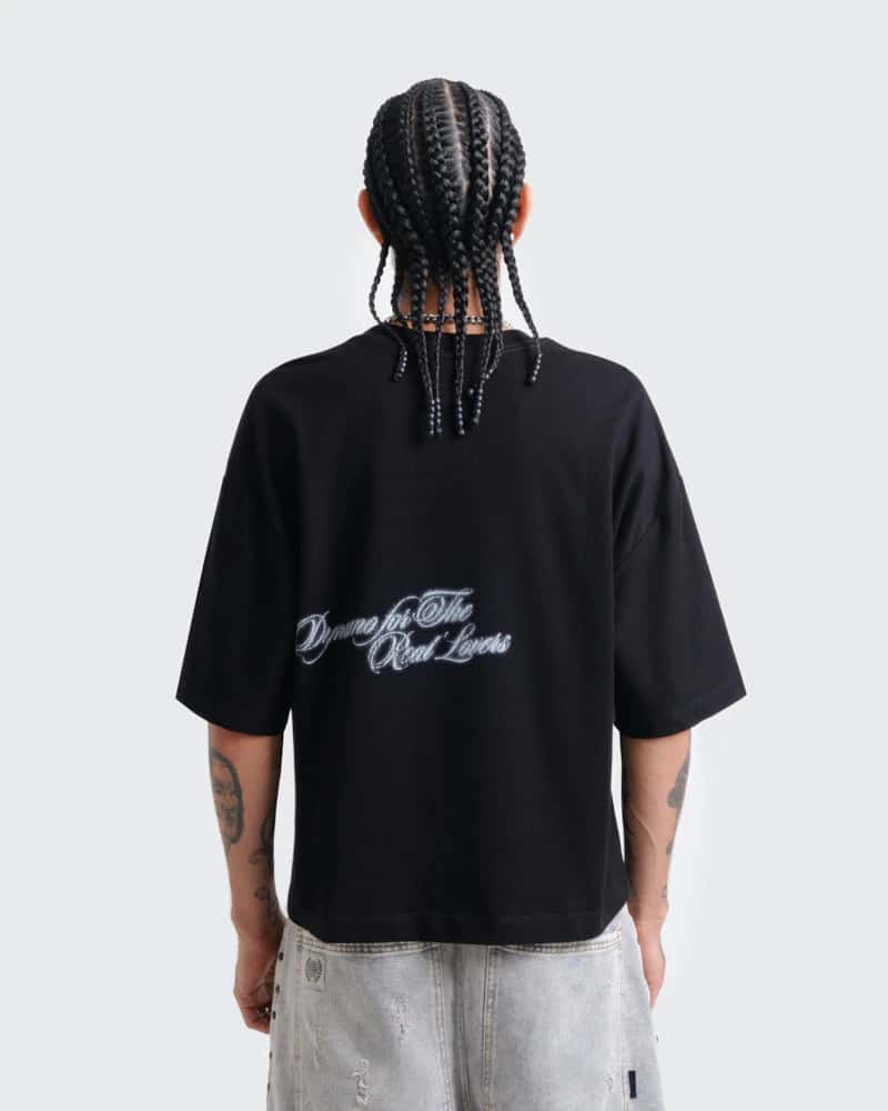 Camiseta Negra Boxy Love Hurts - miniatura 3