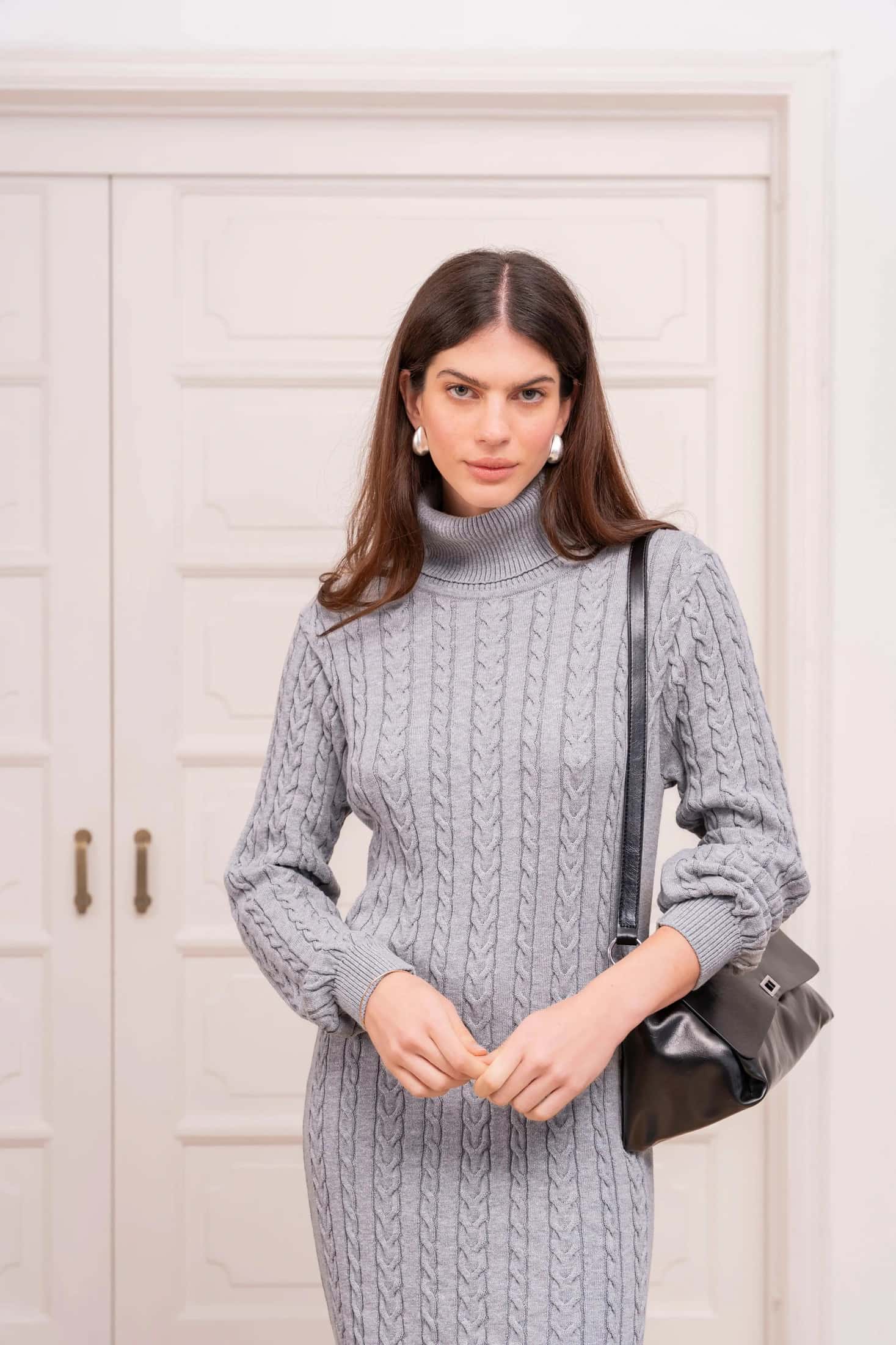 Vestido trenzado cuello tortuga Mujer Gris Claro