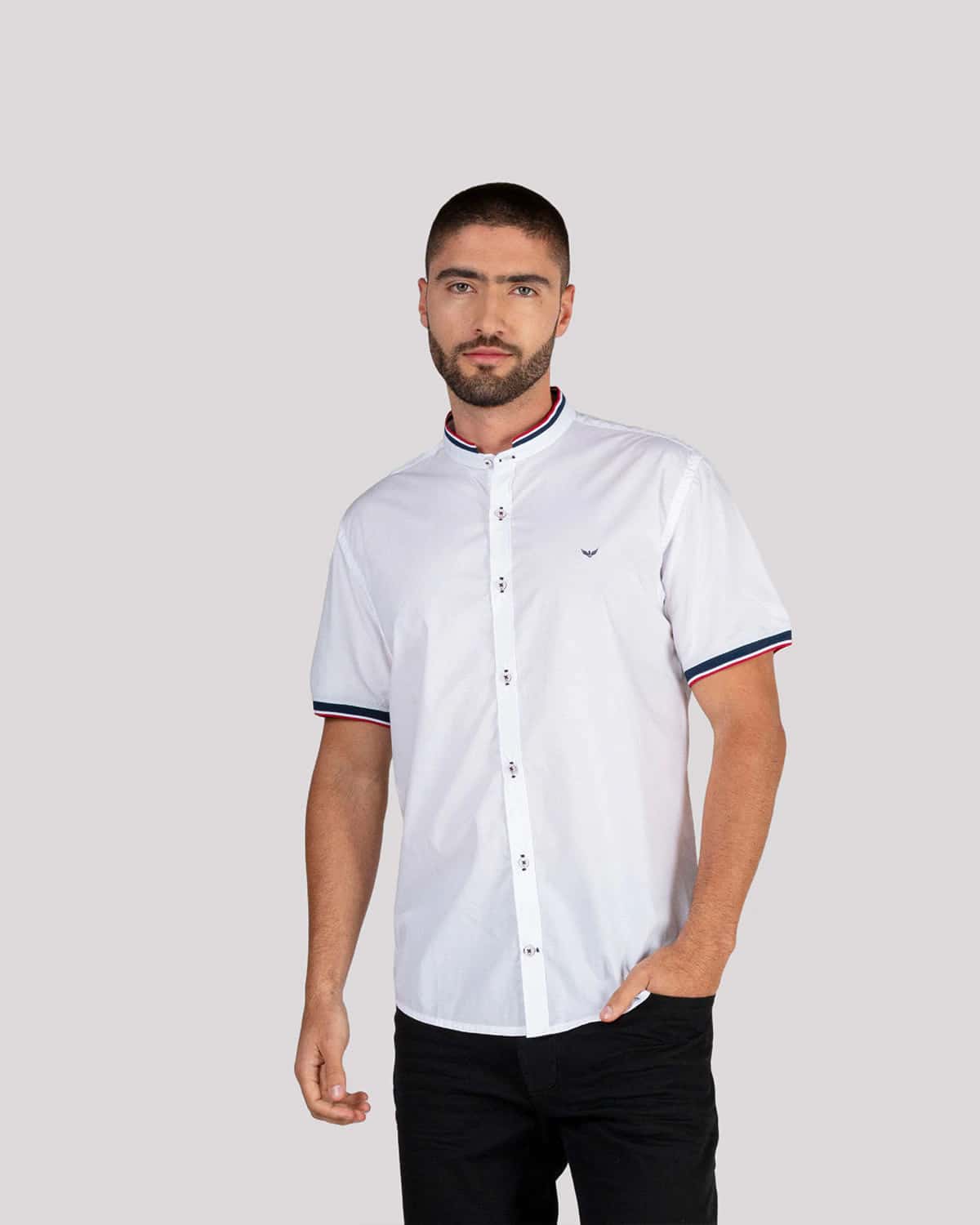 Camisa blanca manga corta para hombre