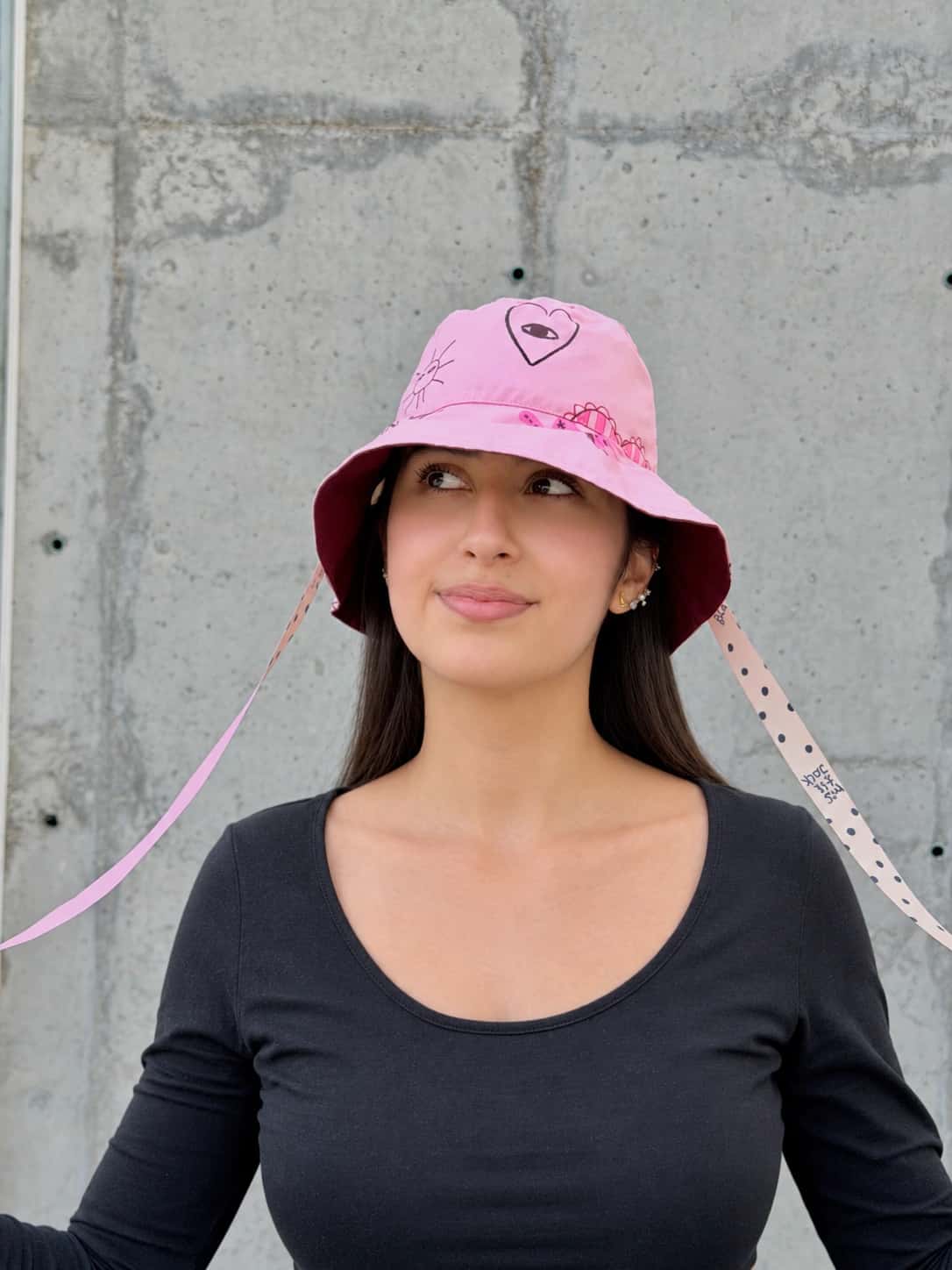 Bucket Hat Doble Faz Vinotinto Rosa - miniatura 1