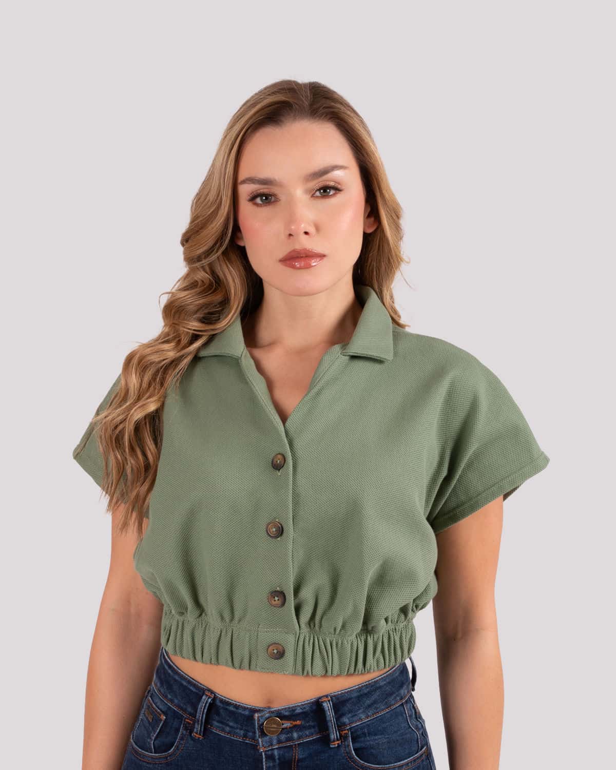 Camisa verde manga corta para mujer
