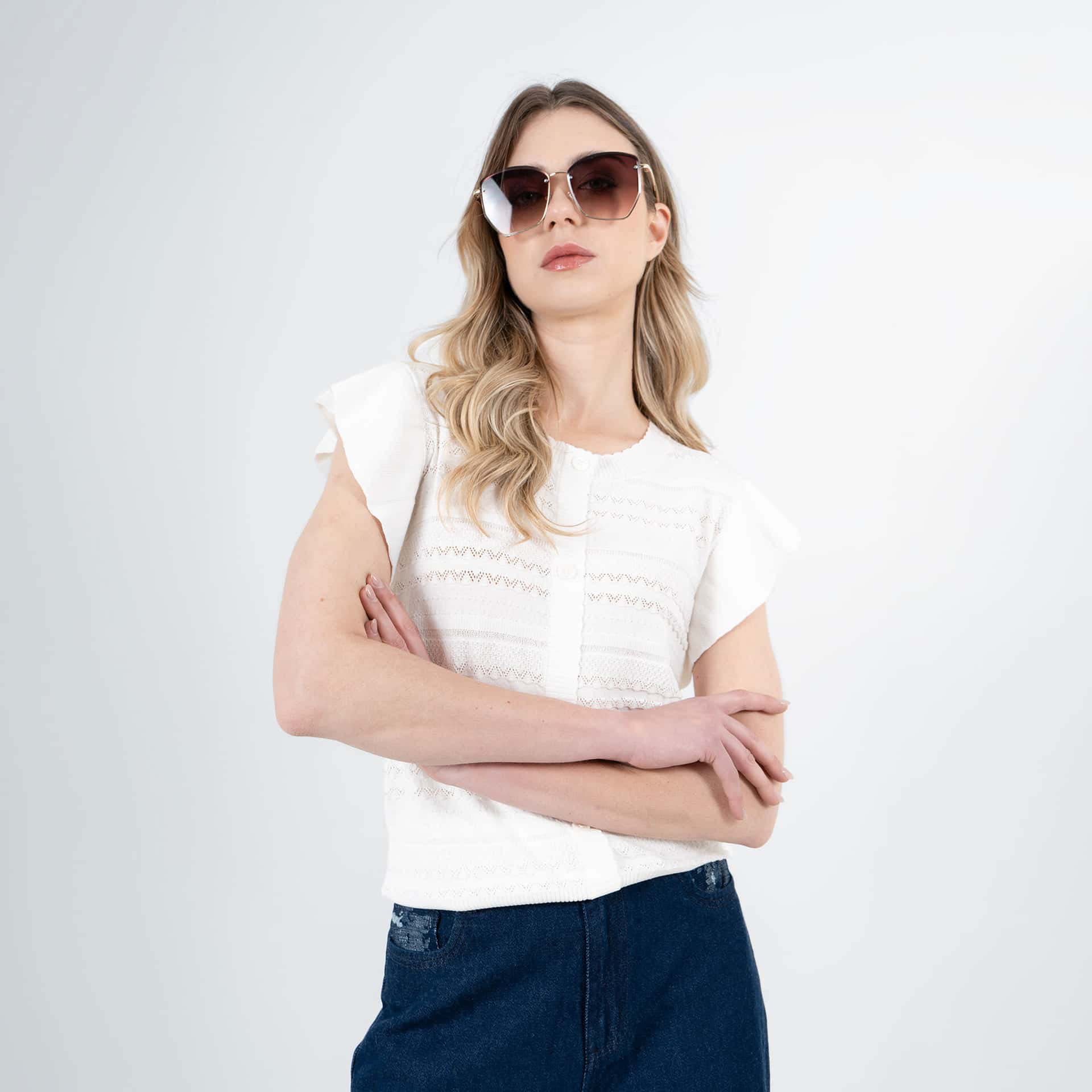 Sweater cuello redondo manga corta bolero con botones