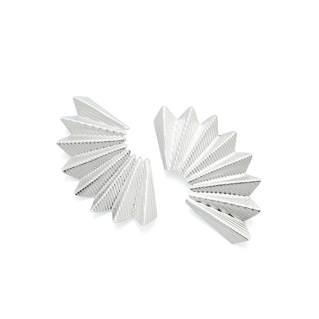 ARETES ABANICOS MEDIANOS PLATEADOS