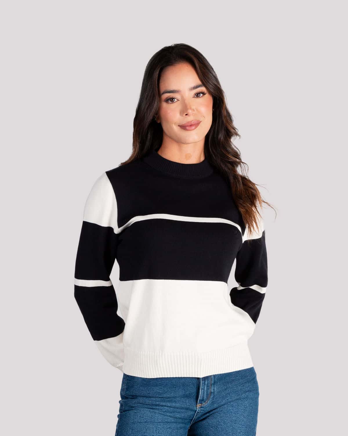 Sweater negro de rayas para mujer