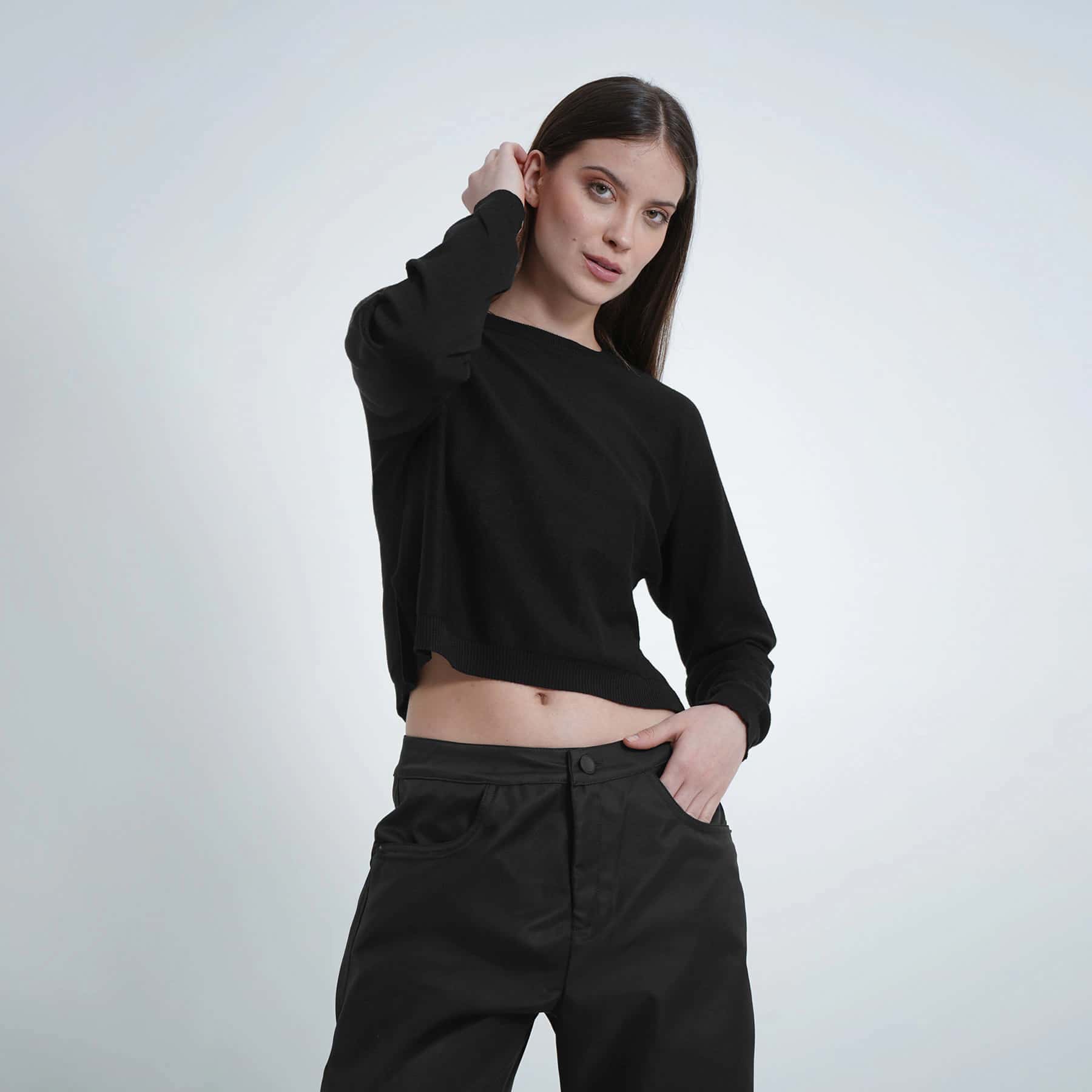 Sweater crop cuello redondo manga larga