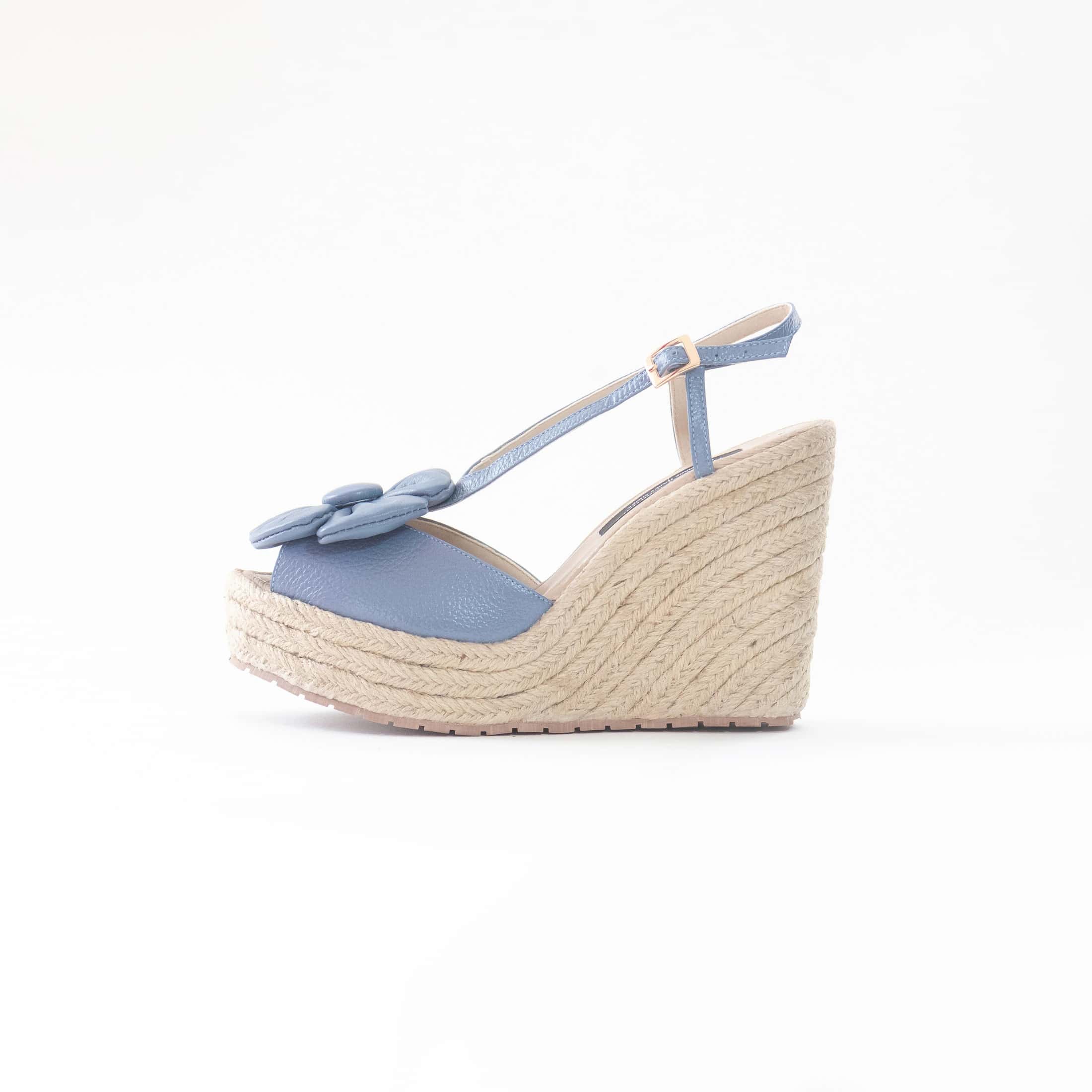Sandalia Rosalia | Con tacon tipo cuña en fibra natural con cuero en color azul