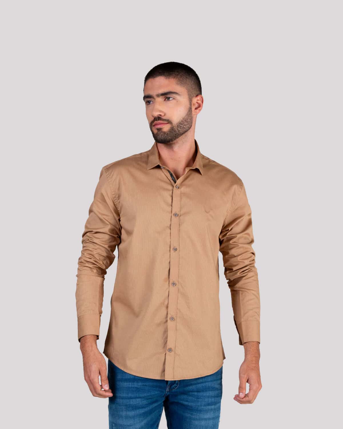 Camisa caqui manga larga para hombre