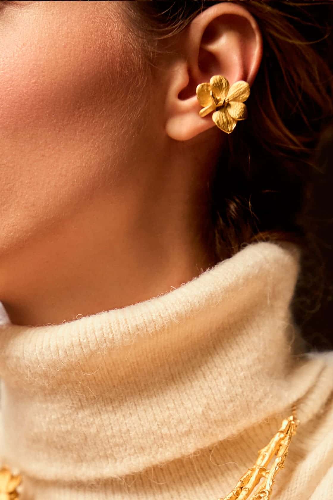 VANDA MINI ORCHID EARCUFF