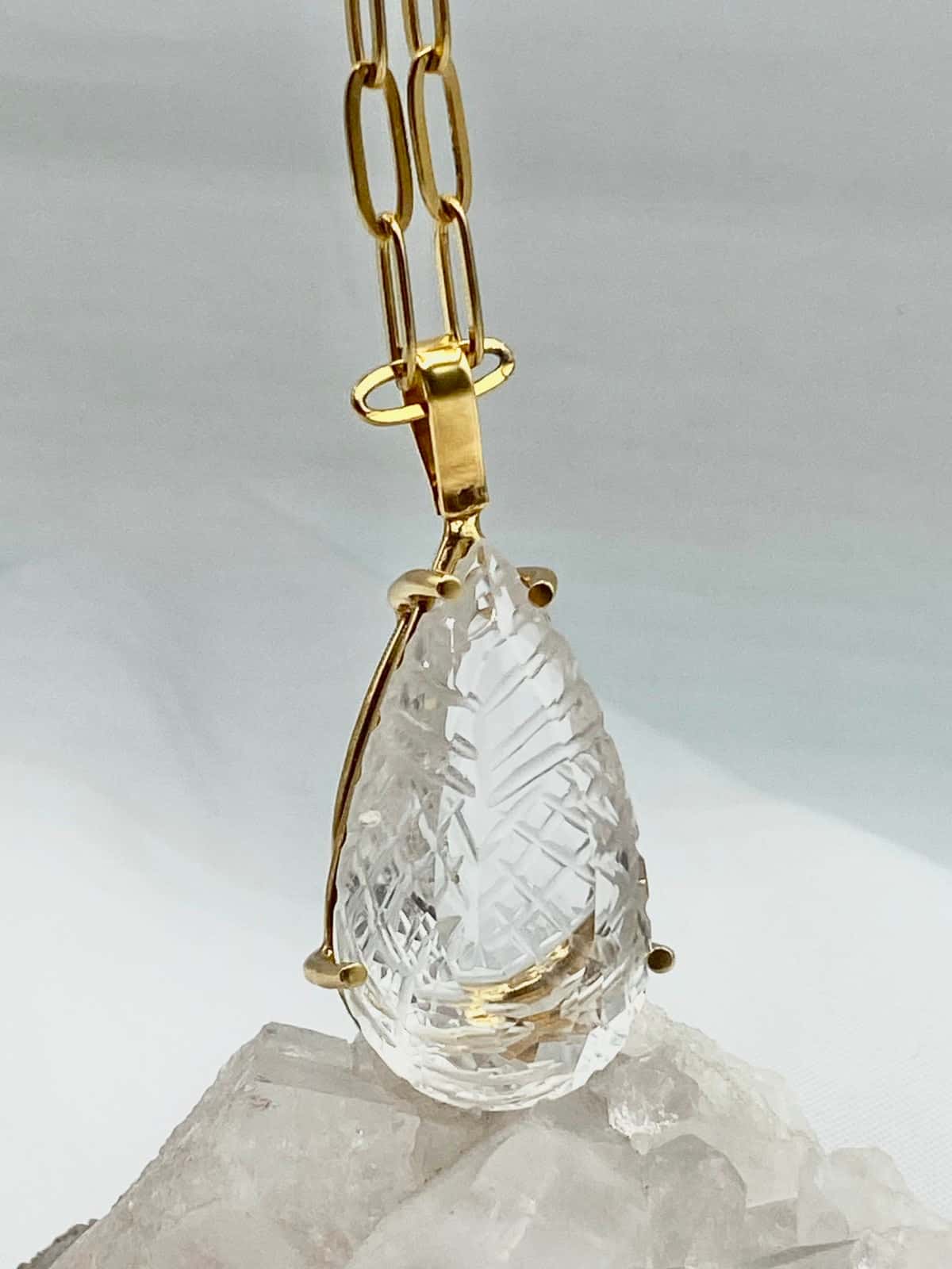 Dije Cuarzo Transparente Gota en Plata con Baño en Oro18K