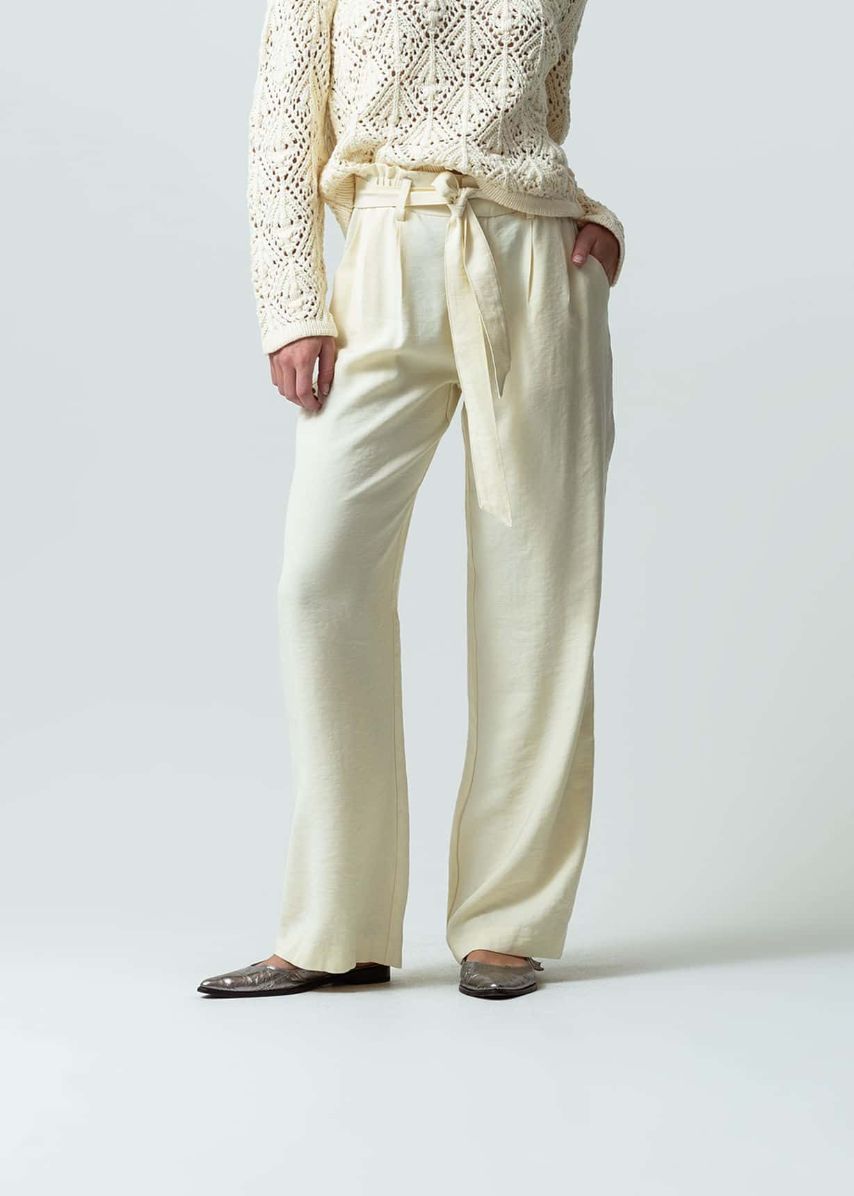 Pantalón Straight tiro alto tipo lino