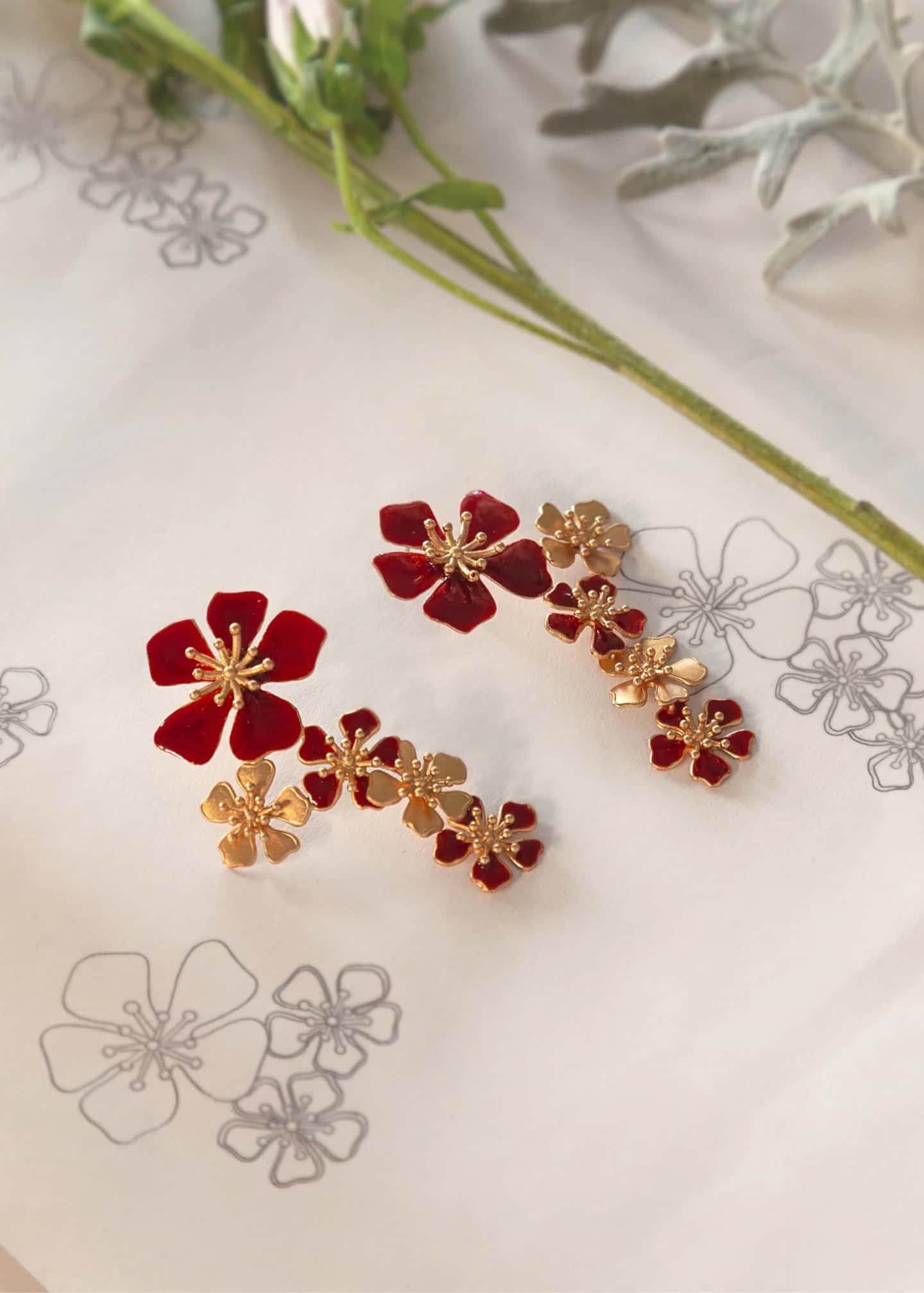 Aretes Falling Auroras rojo vino