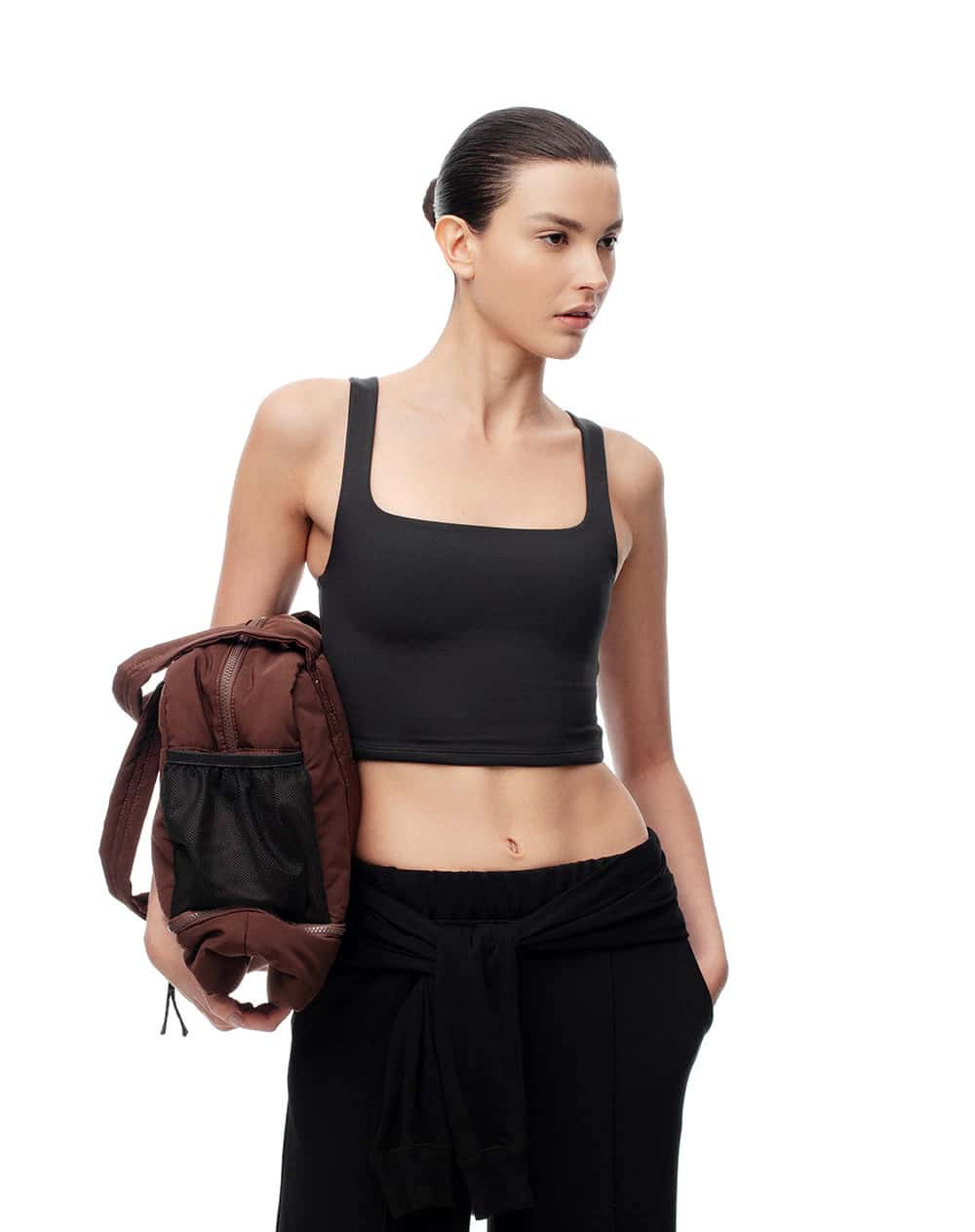 Camiseta crop deportiva secado rápido negra mujer