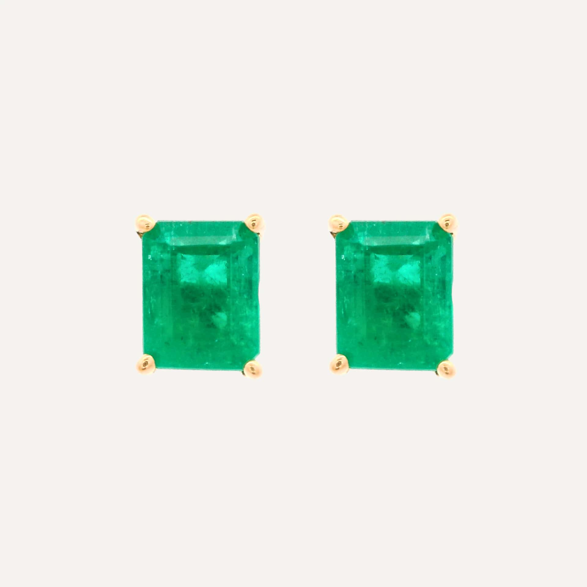 Arete rectangular uñas