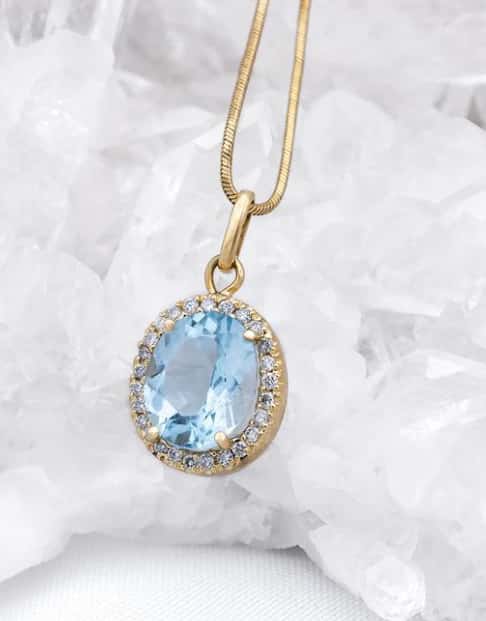 Dije Topacio Azul y Diamantes en Oro Amarillo 18K
