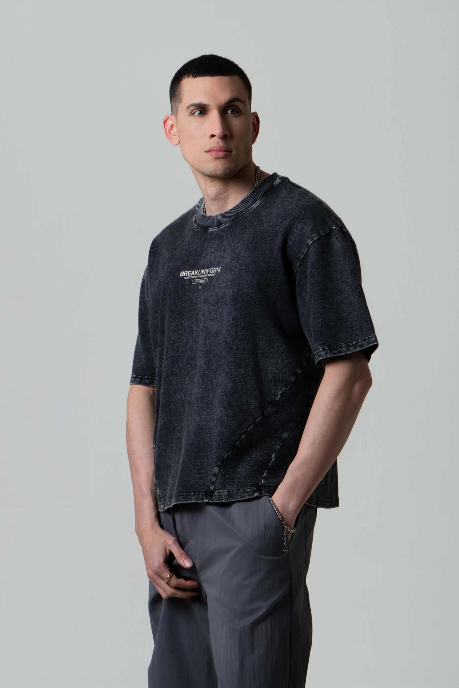 CAMISETA PREMIUM MANGA CORTA COLOR GRIS OSCURO
