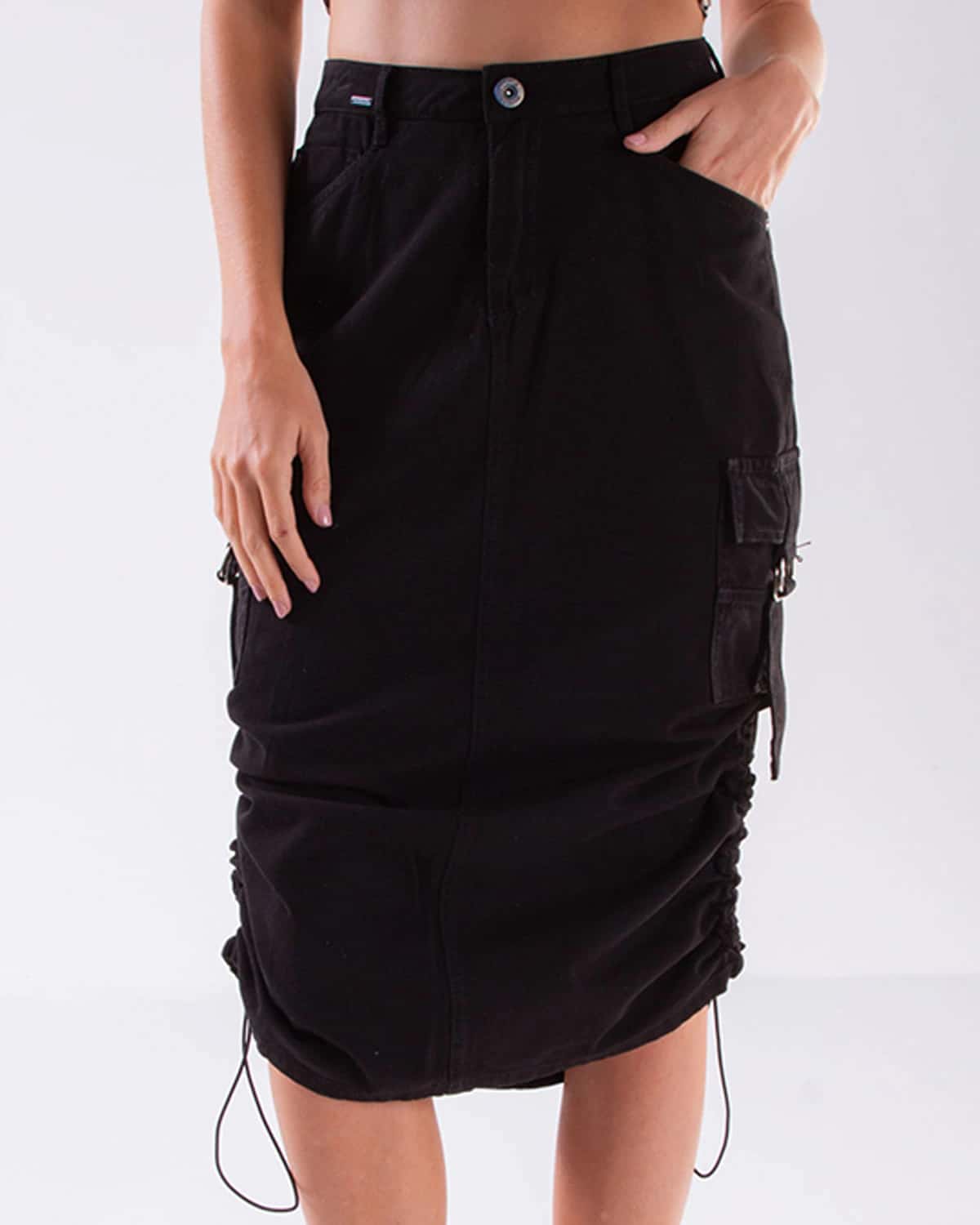 Falda cargo negra para mujer