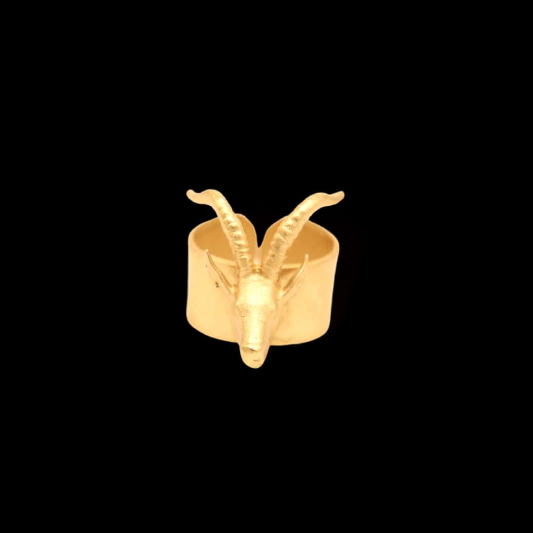 Anillo con cabeza de antílope