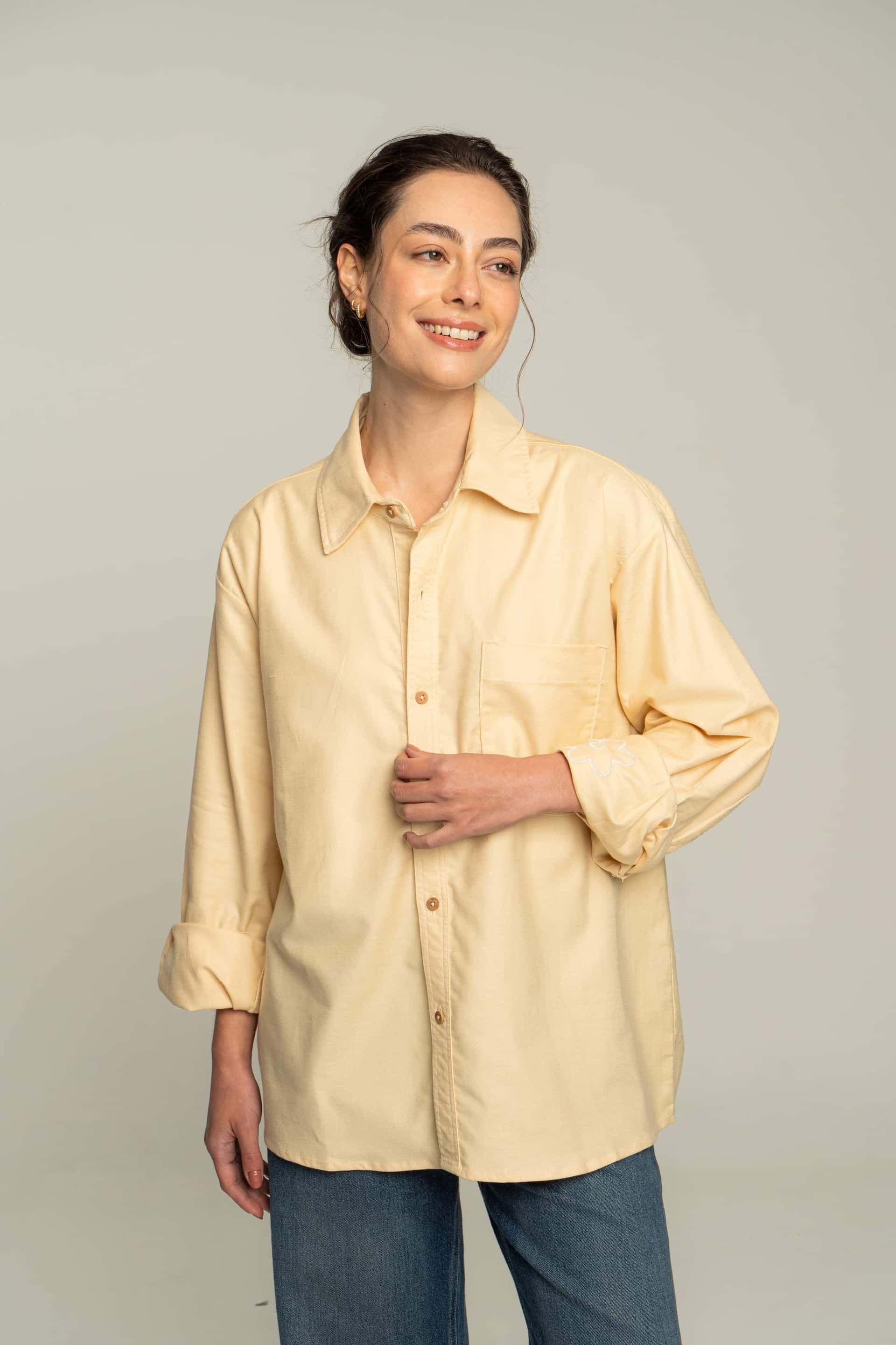 Camisa flor amarilla