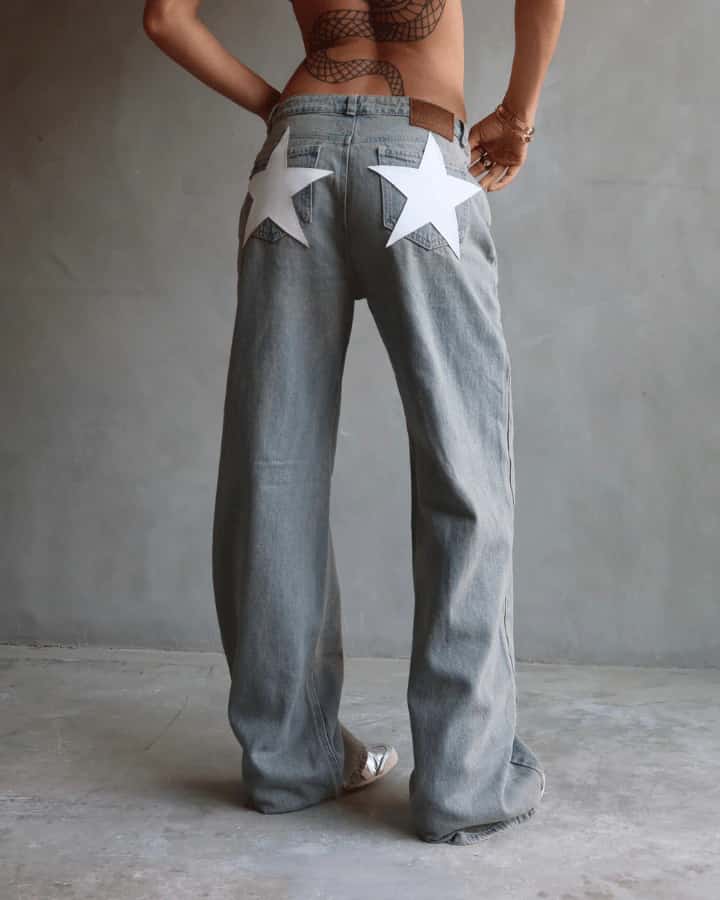 JEAN ICON ESTRELLAS BLANCAS RELAXED FIT AZUL CLARO WASHED