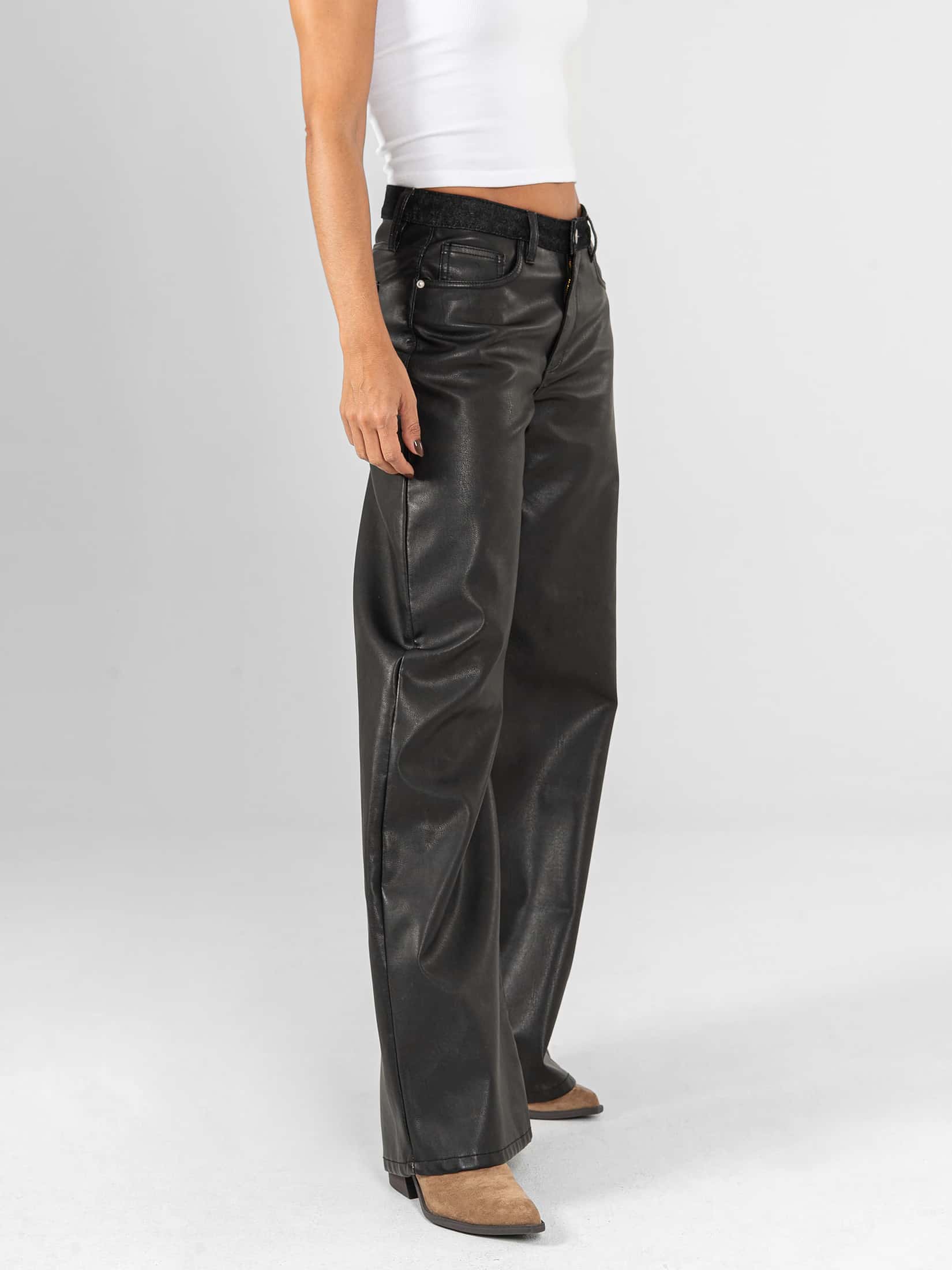 Ref: 0620434 Jean wide leg, rígido, tiro alto, tipo cuero, pretina en denim rígido, tono negro - miniatura 3
