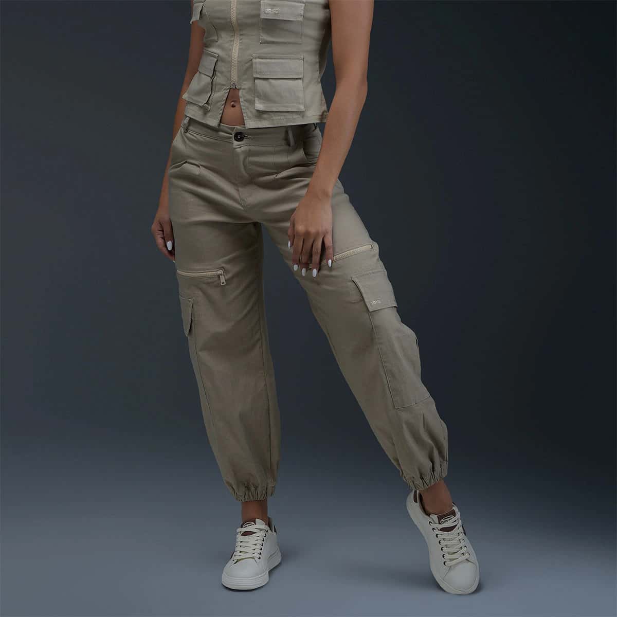 Pantalón Cargo Beige Mujer