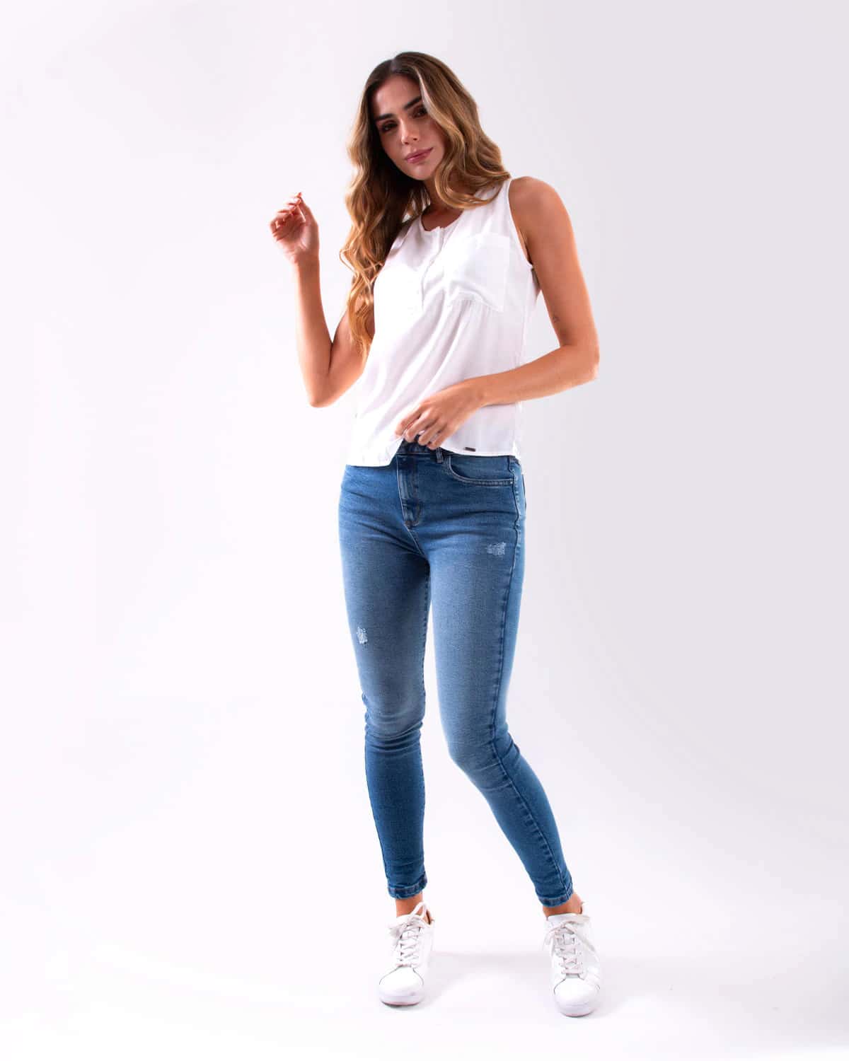 Blusa blanca para mujer