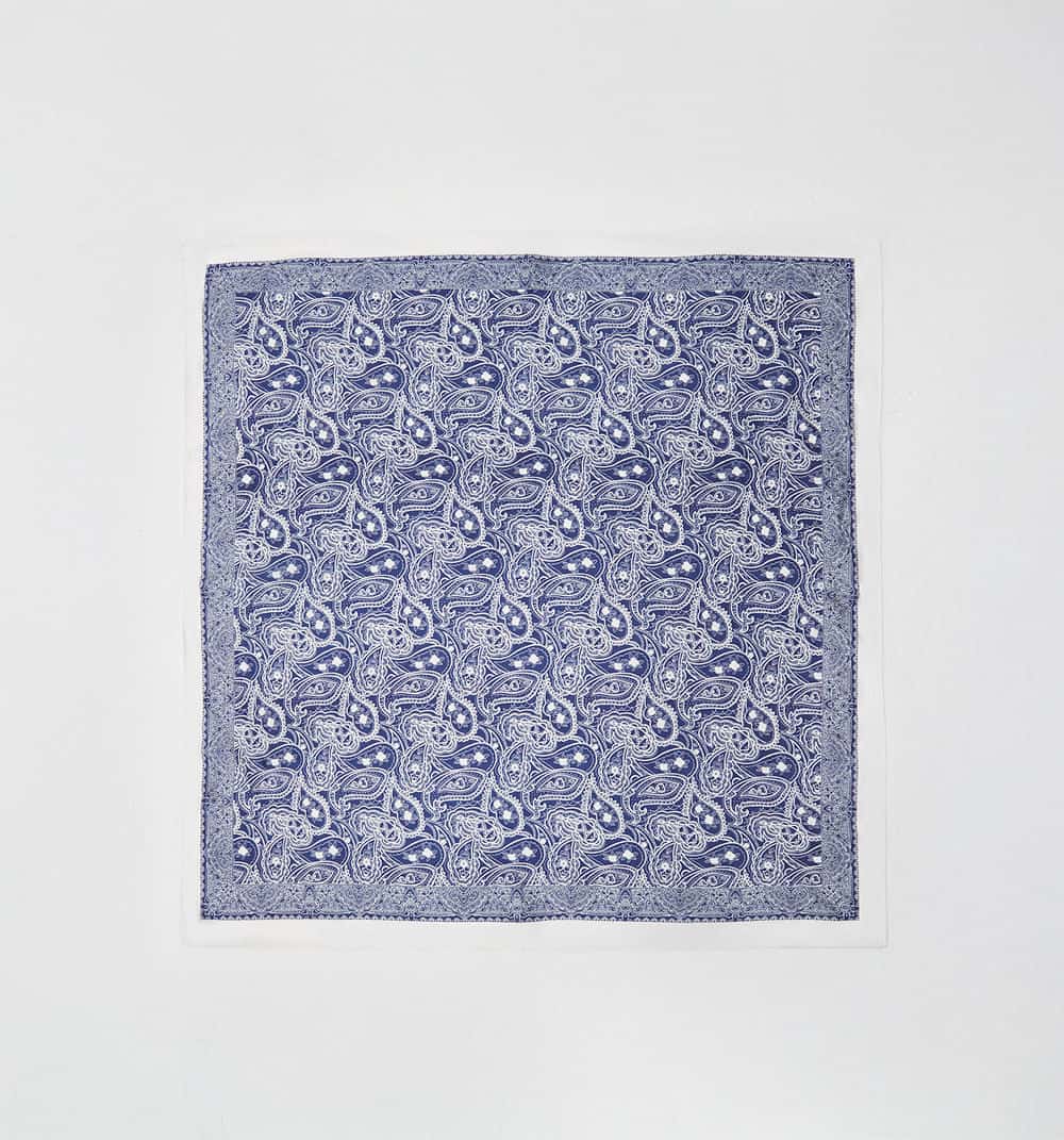 Pañuelo paisley con argolla