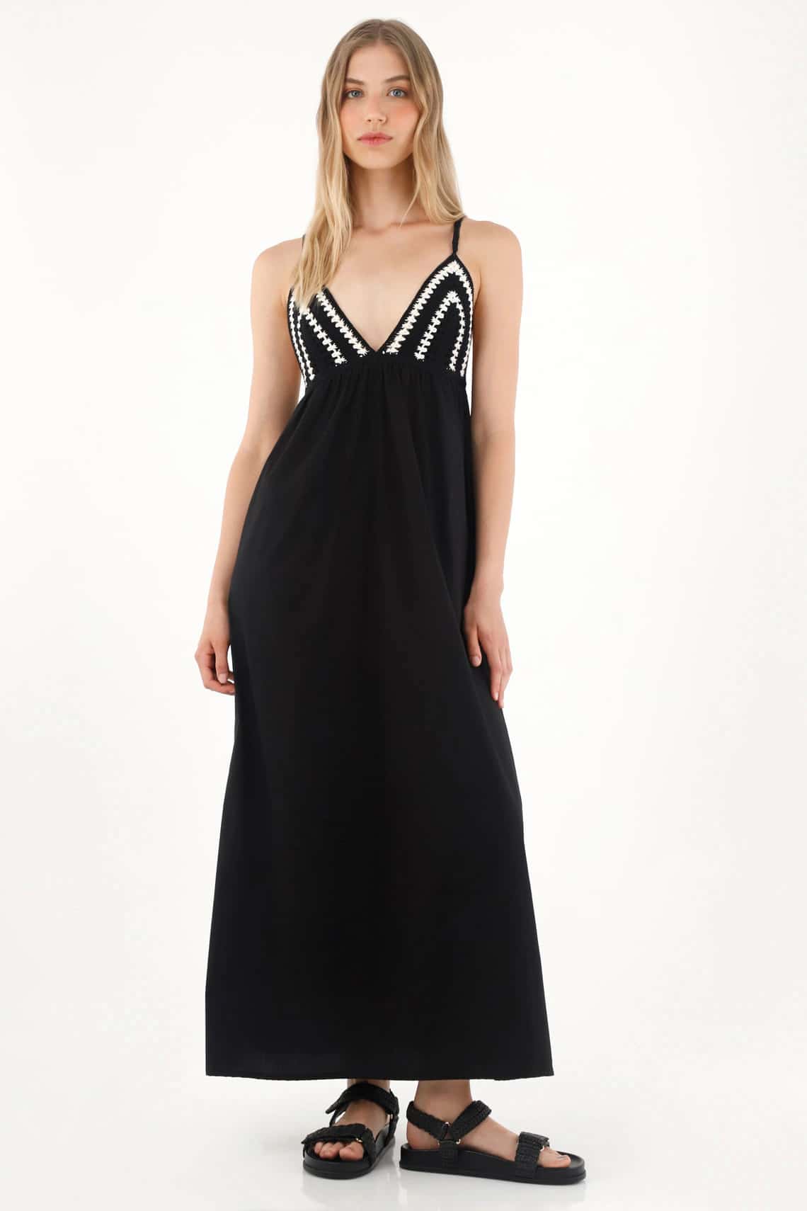 Vestido largo con diseño de copas en crochet negro para mujer